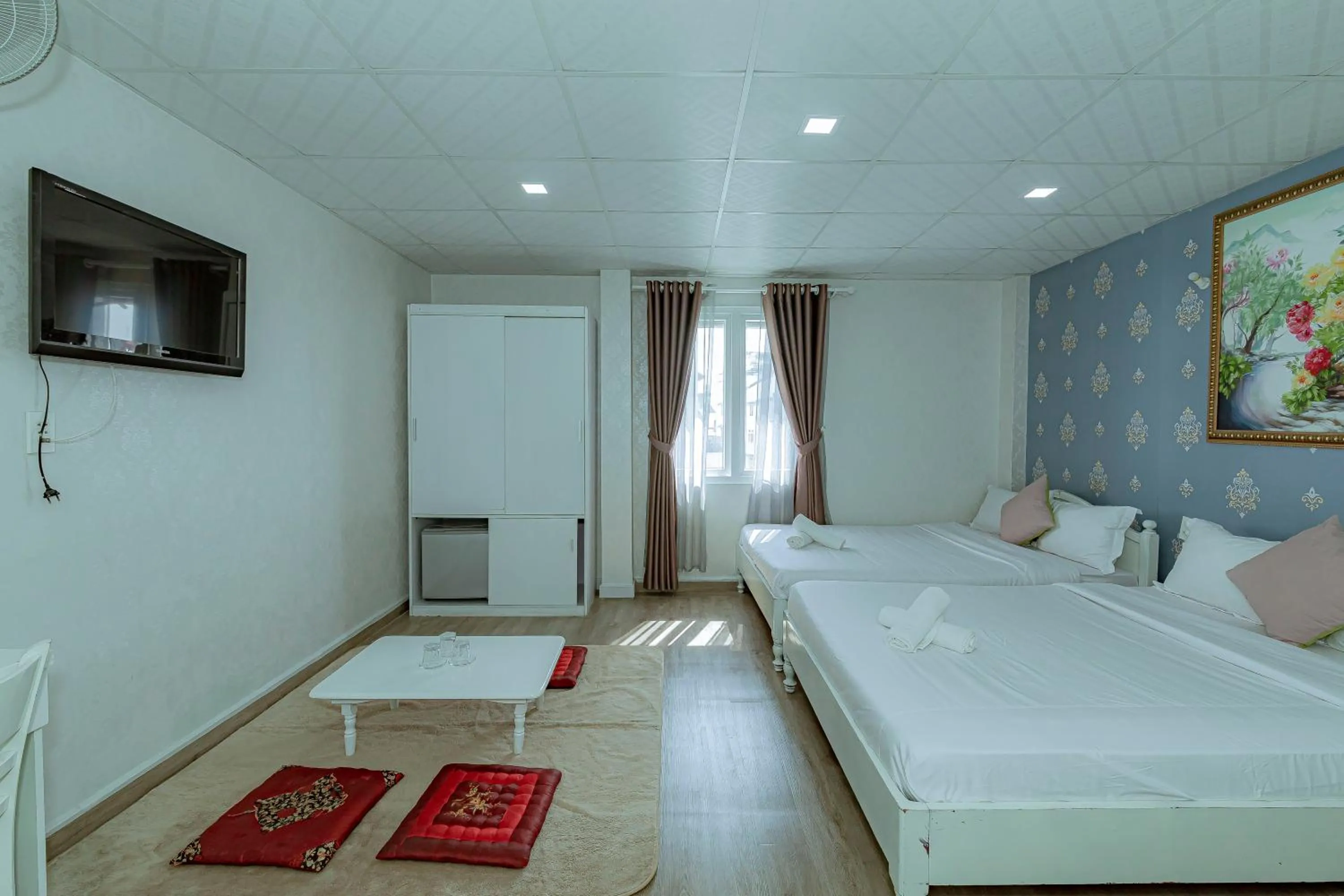 Ken's Backpackers Hotel