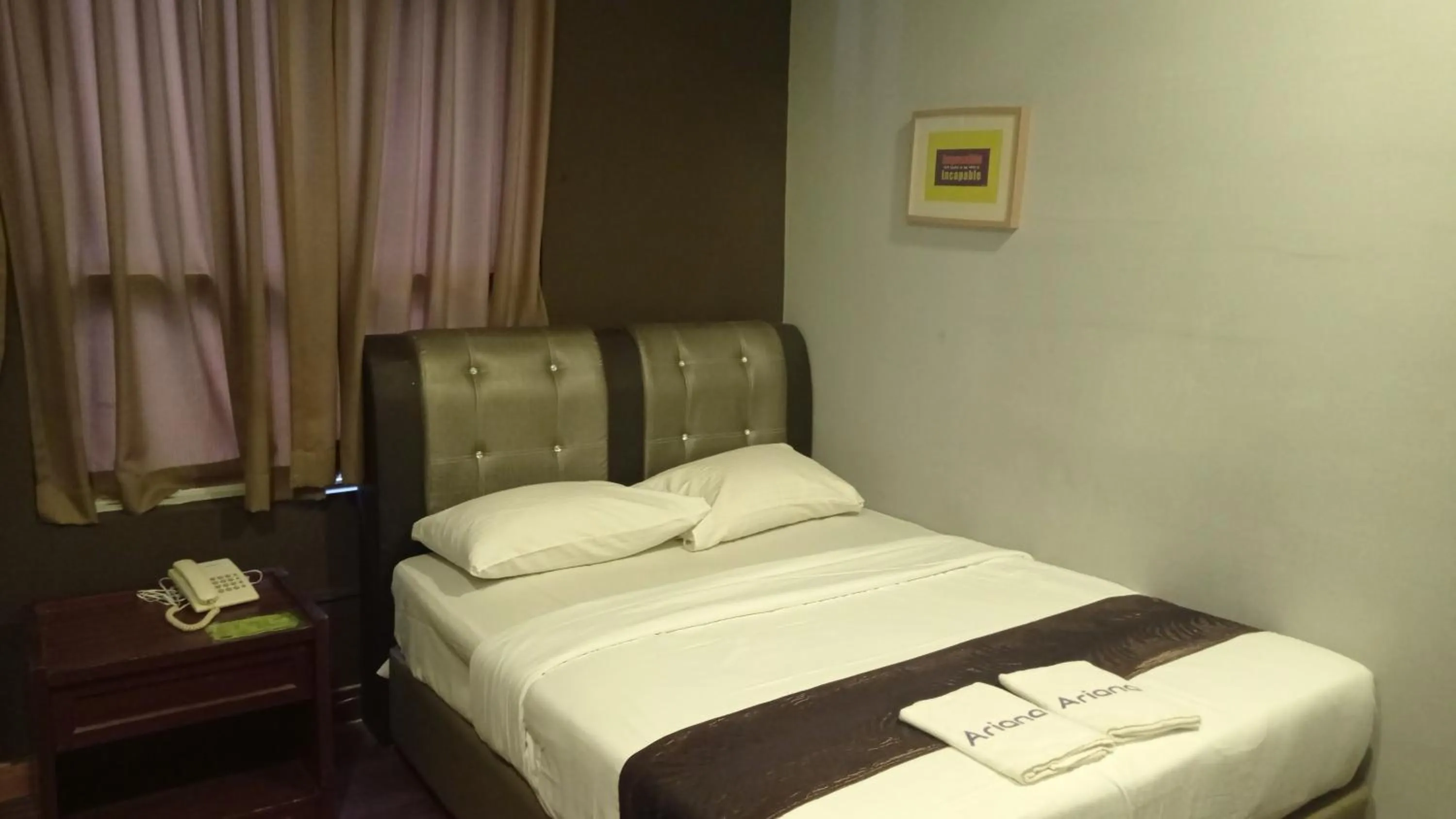 Bed in Hotel Zamburger Second Link