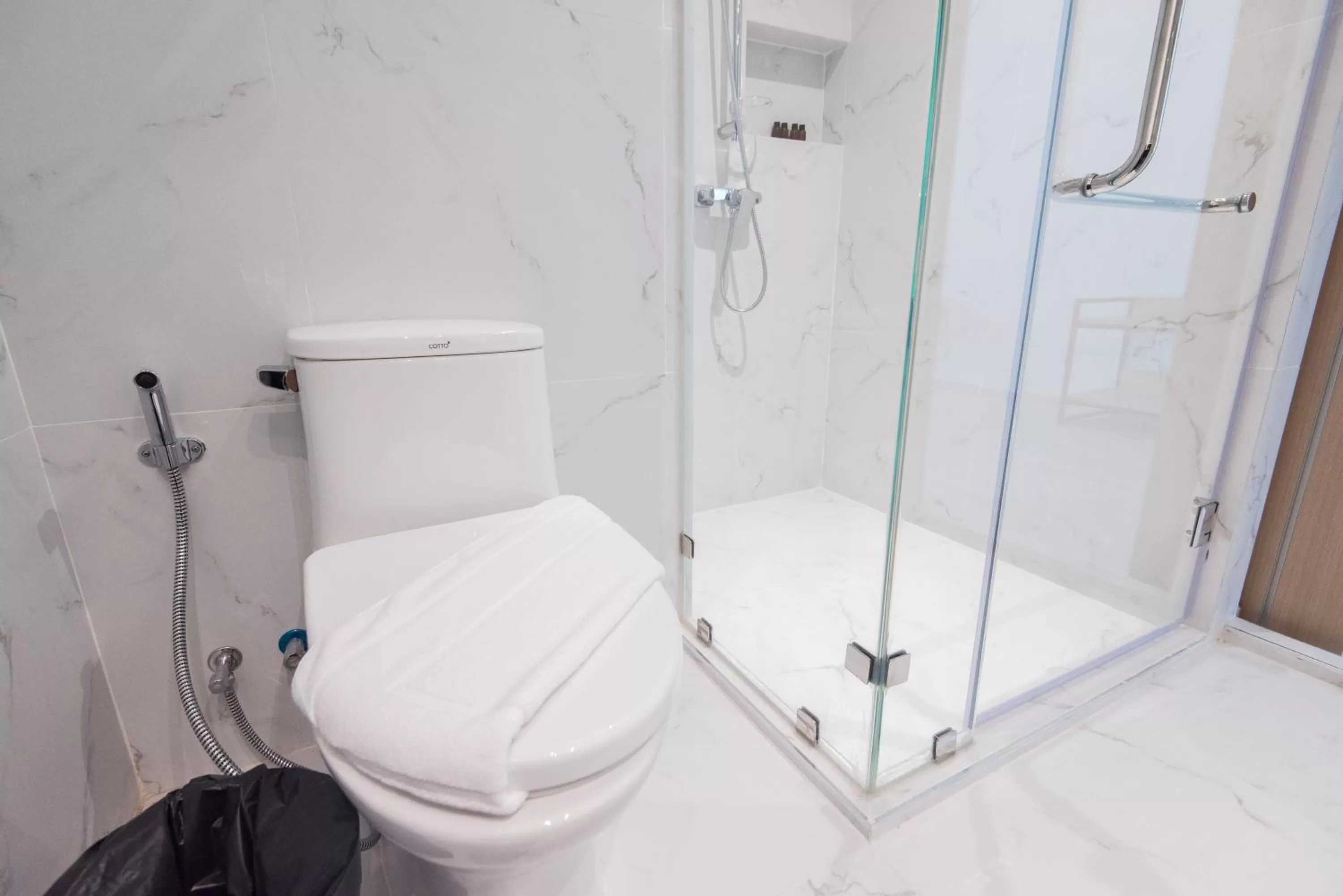 Shower in Madison Bangkok Hotel