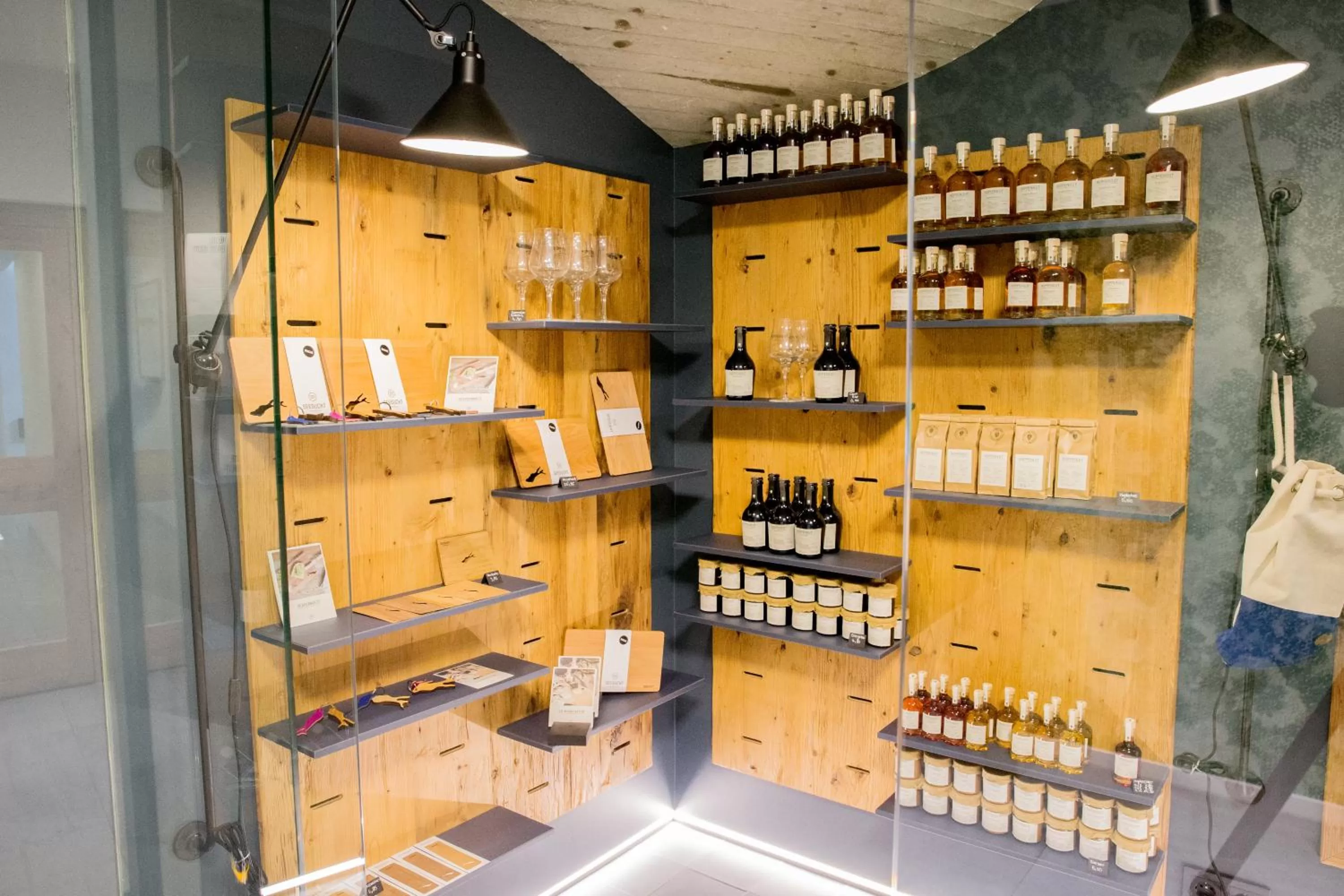 On-site shops in Hotel Rad