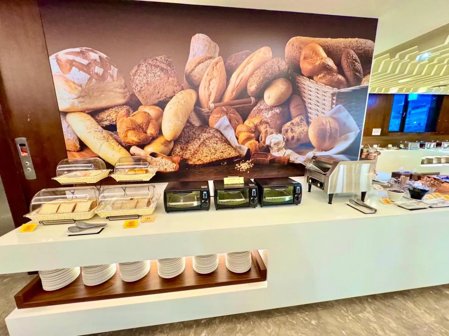 Buffet breakfast, Food in Best Hotel