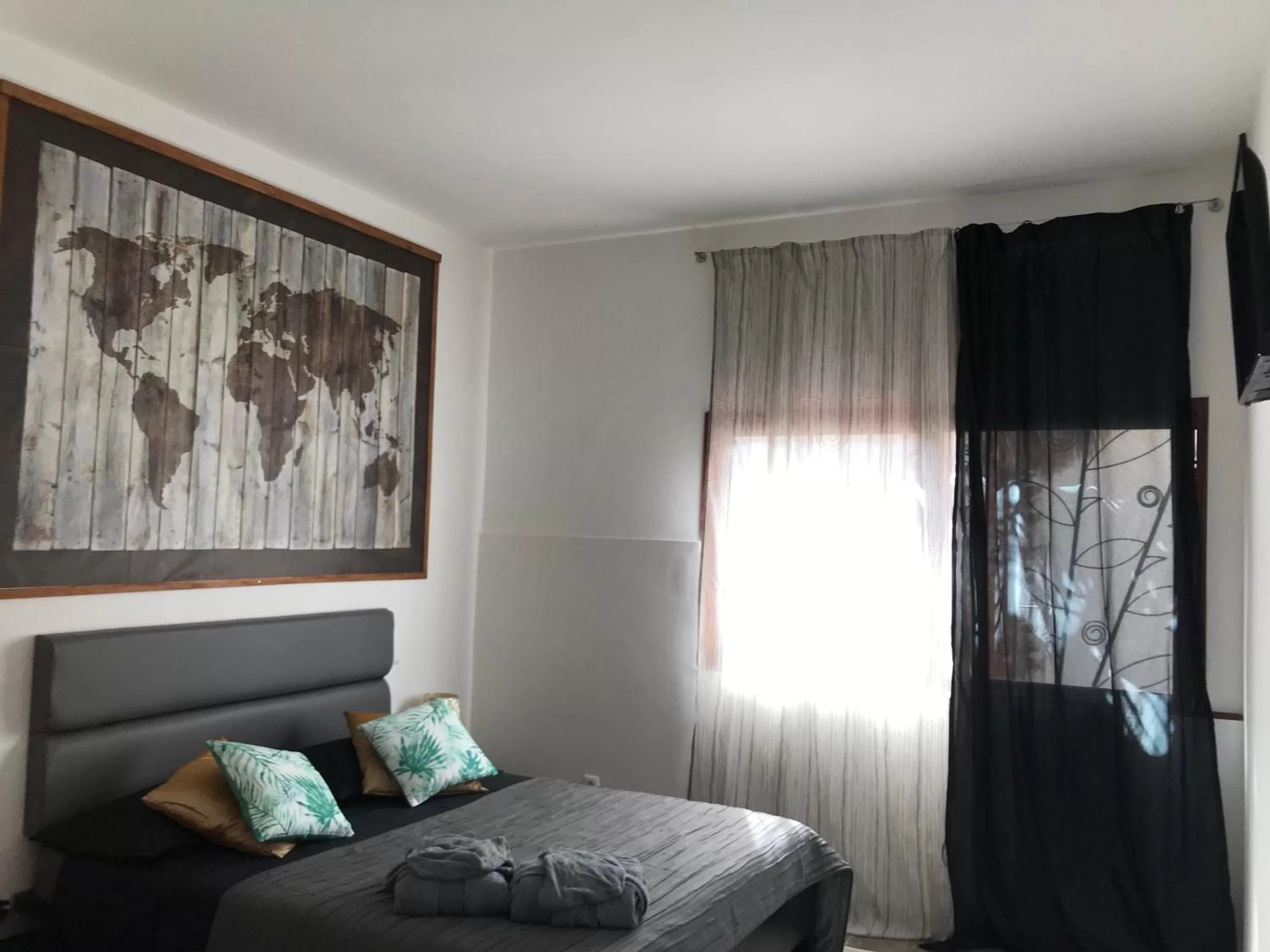 Bedroom, Bed in Blue eagle