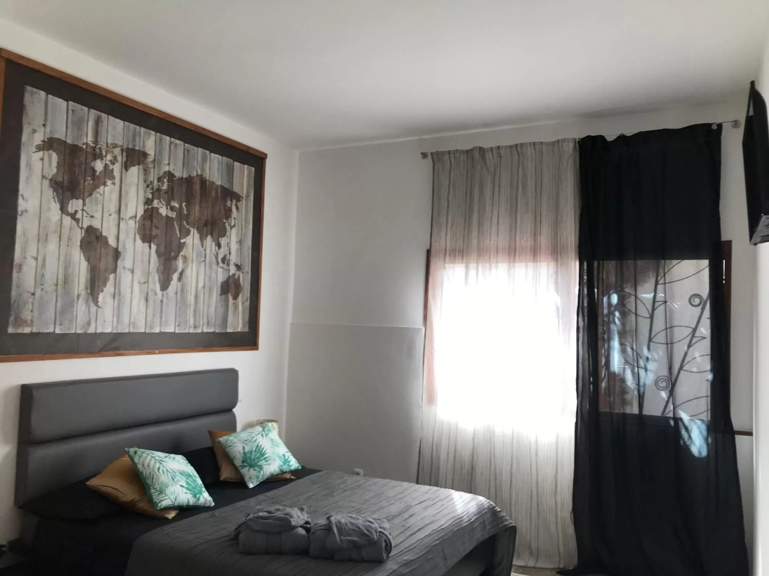 Standard King Room - single occupancy in Blue eagle Standard King Room - single occupancy in Blue eagle