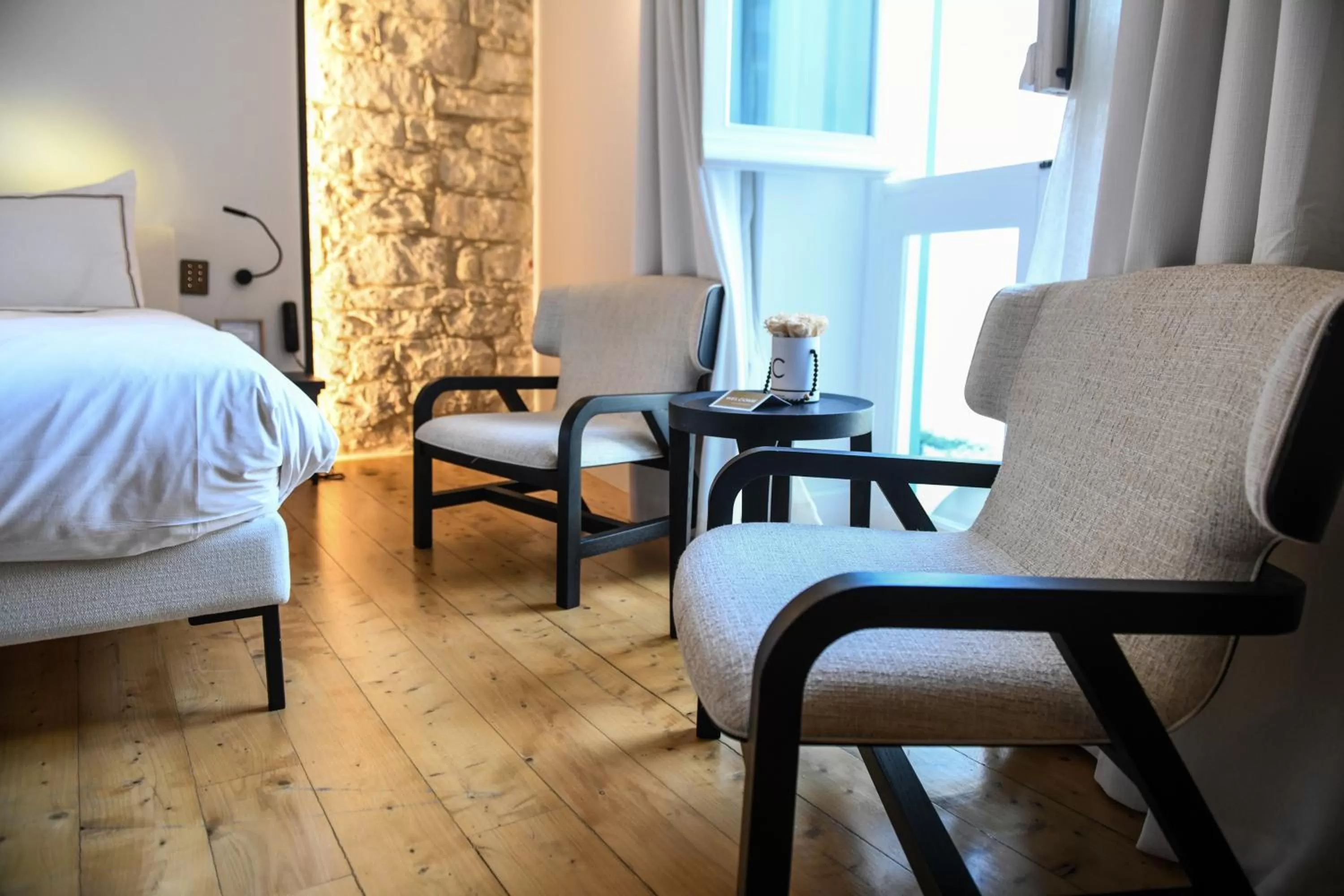 Seating area, Bed in S Paul City Hotel