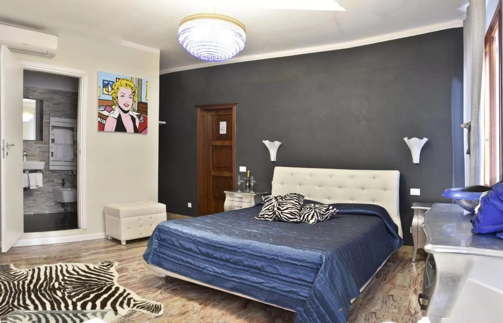 Bed in Ca' del Cinema B&B