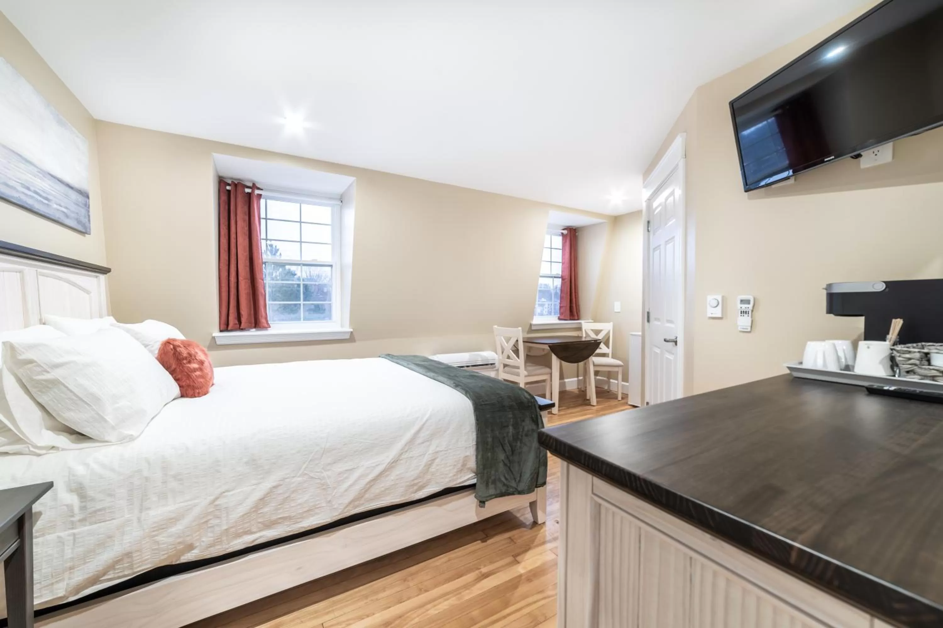 Bed in Riverside Inn