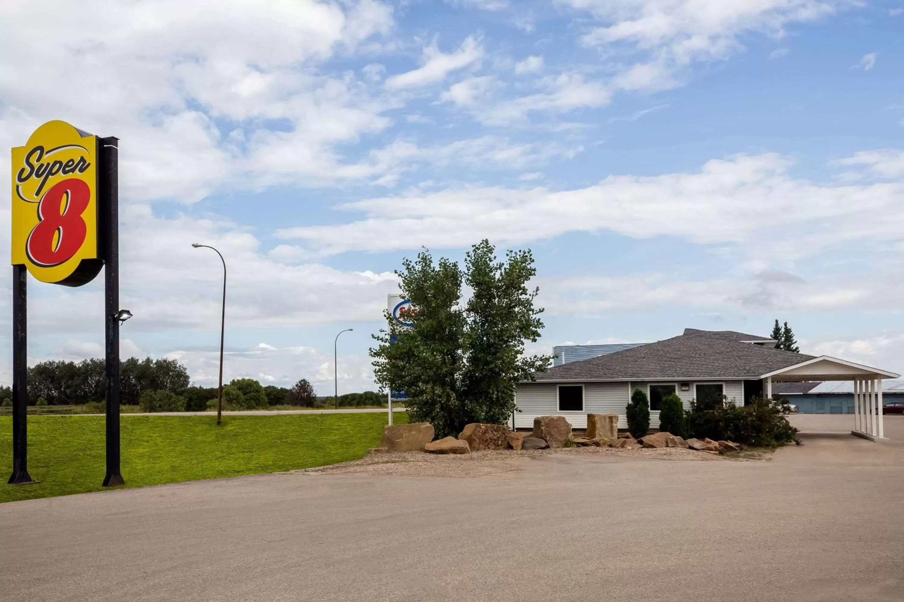 Property building in Super 8 by Wyndham Smoky Lake