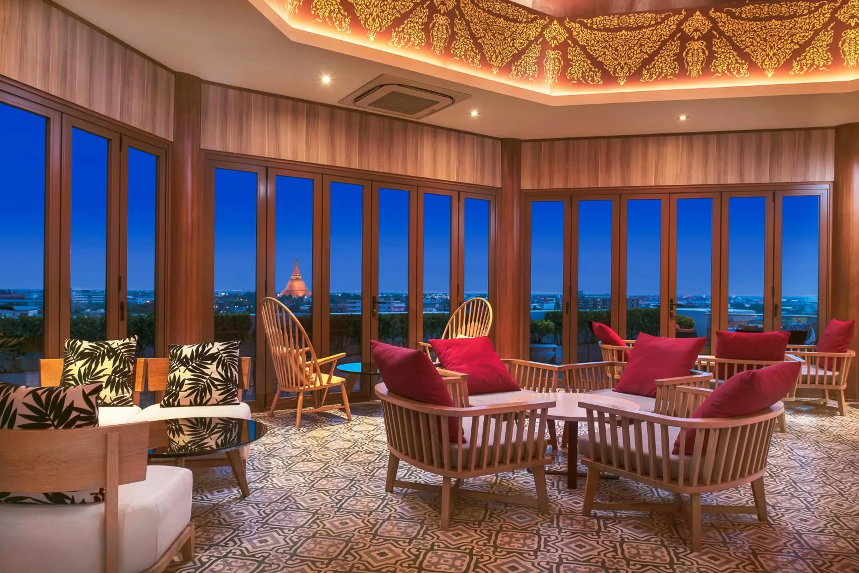 Night in Mida Grande Hotel Dhavaravati Nakhon Pathom - SHA PLUS