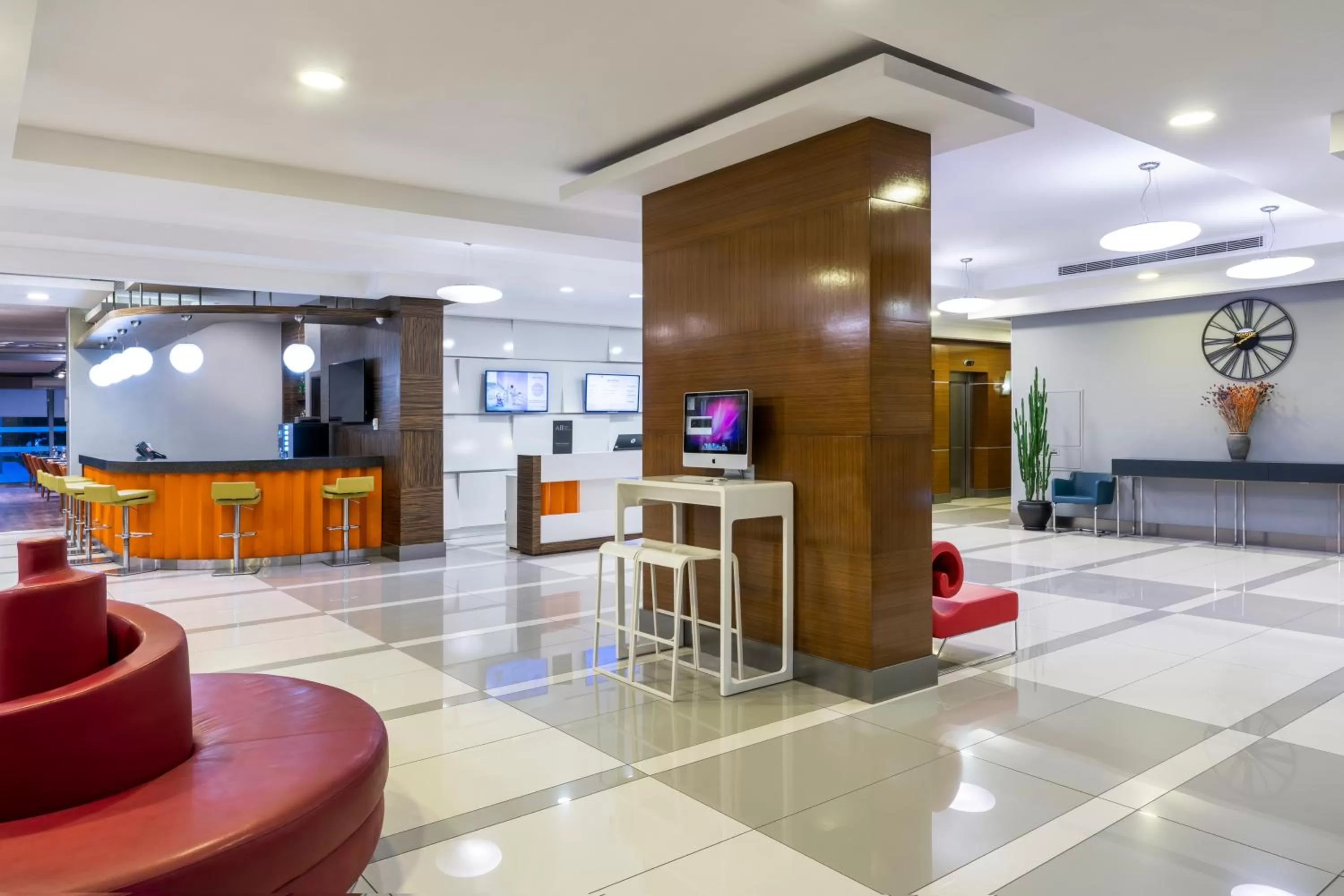 Lobby or reception in Novotel Kayseri