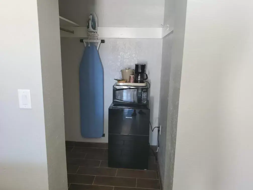 King Room - Smoking in Bestway Inn King Room - Smoking in Bestway Inn