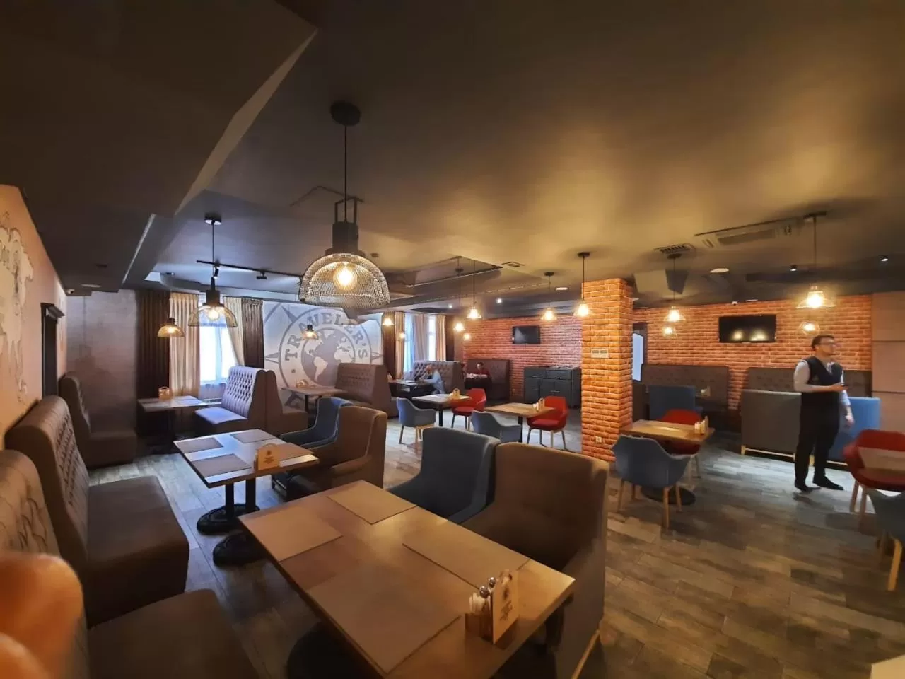 Restaurant/places to eat in Hotel Khanaka