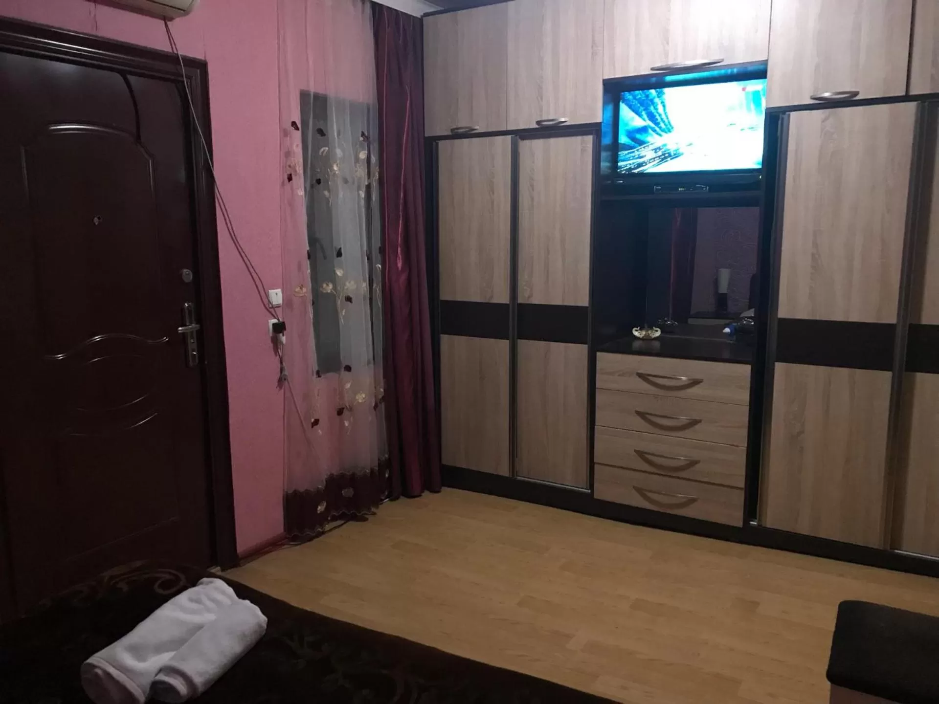 Property building, TV/Entertainment Center in B&B NaBaDa