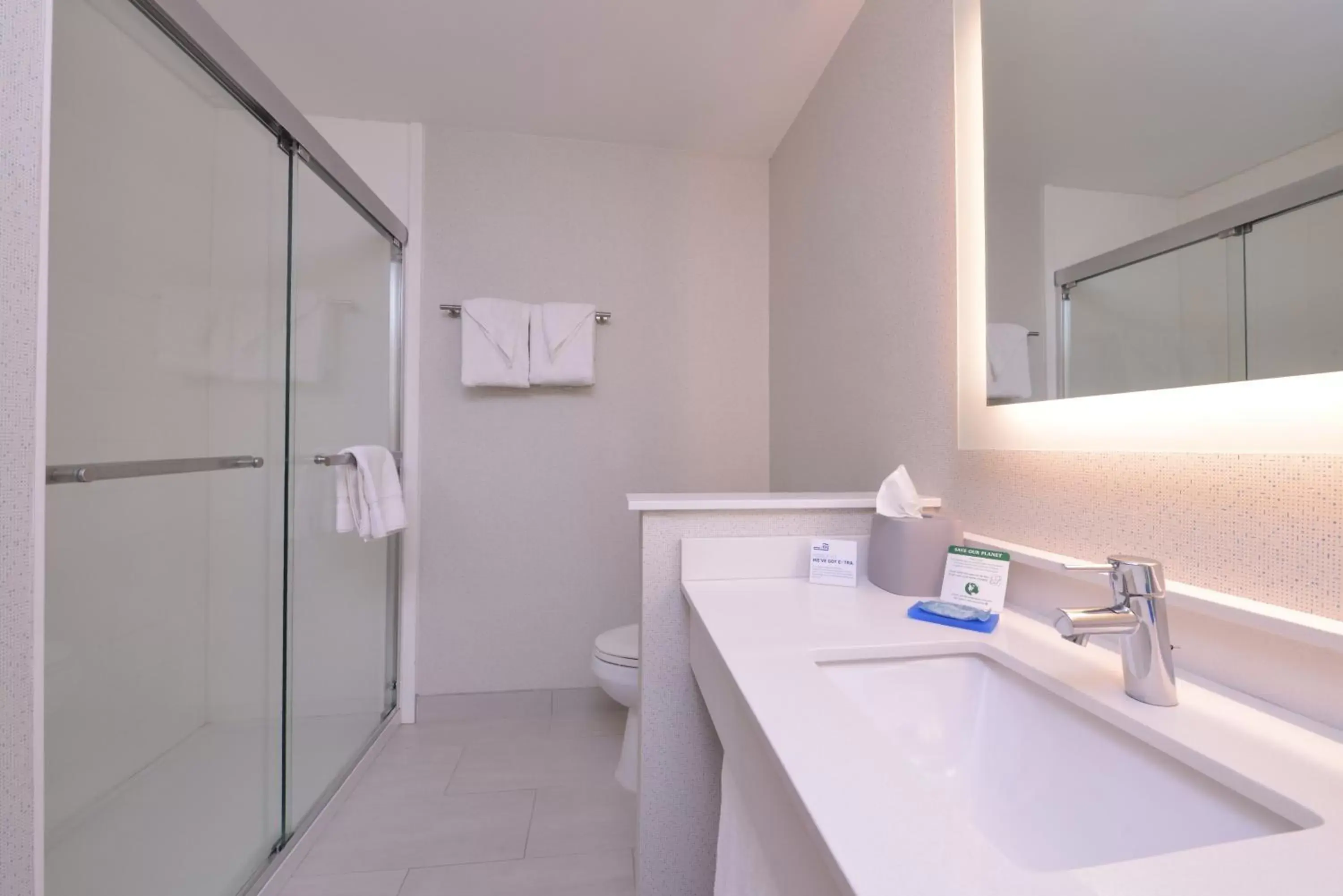 Queen Room with Two Queen Beds in Holiday Inn Express Hotel & Suites Southfield - Detroit by IHG Queen Room with Two Queen Beds in Holiday Inn Express Hotel & Suites Southfield - Detroit by IHG