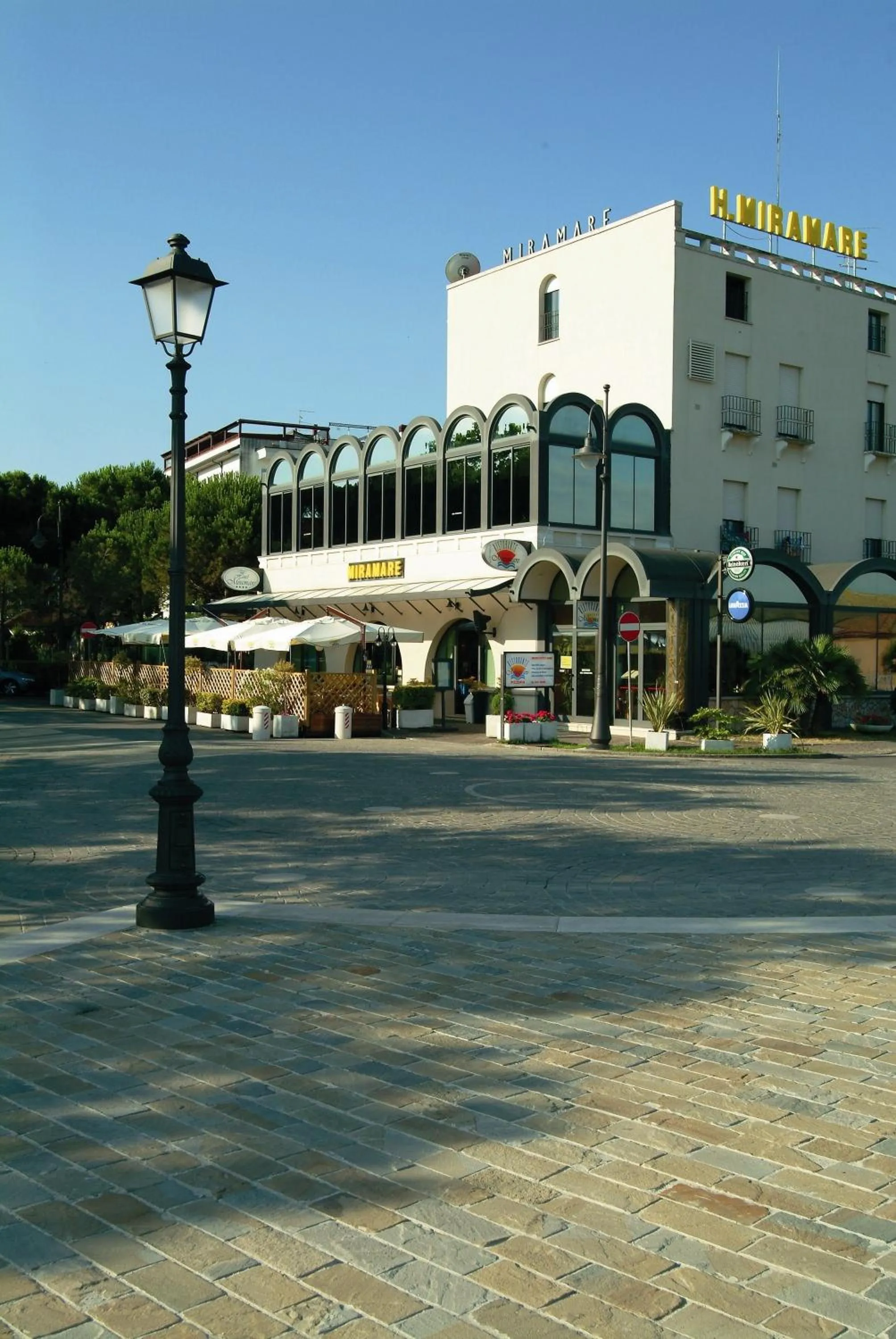 Facade/entrance in Miramare Hotel Ristorante Convegni