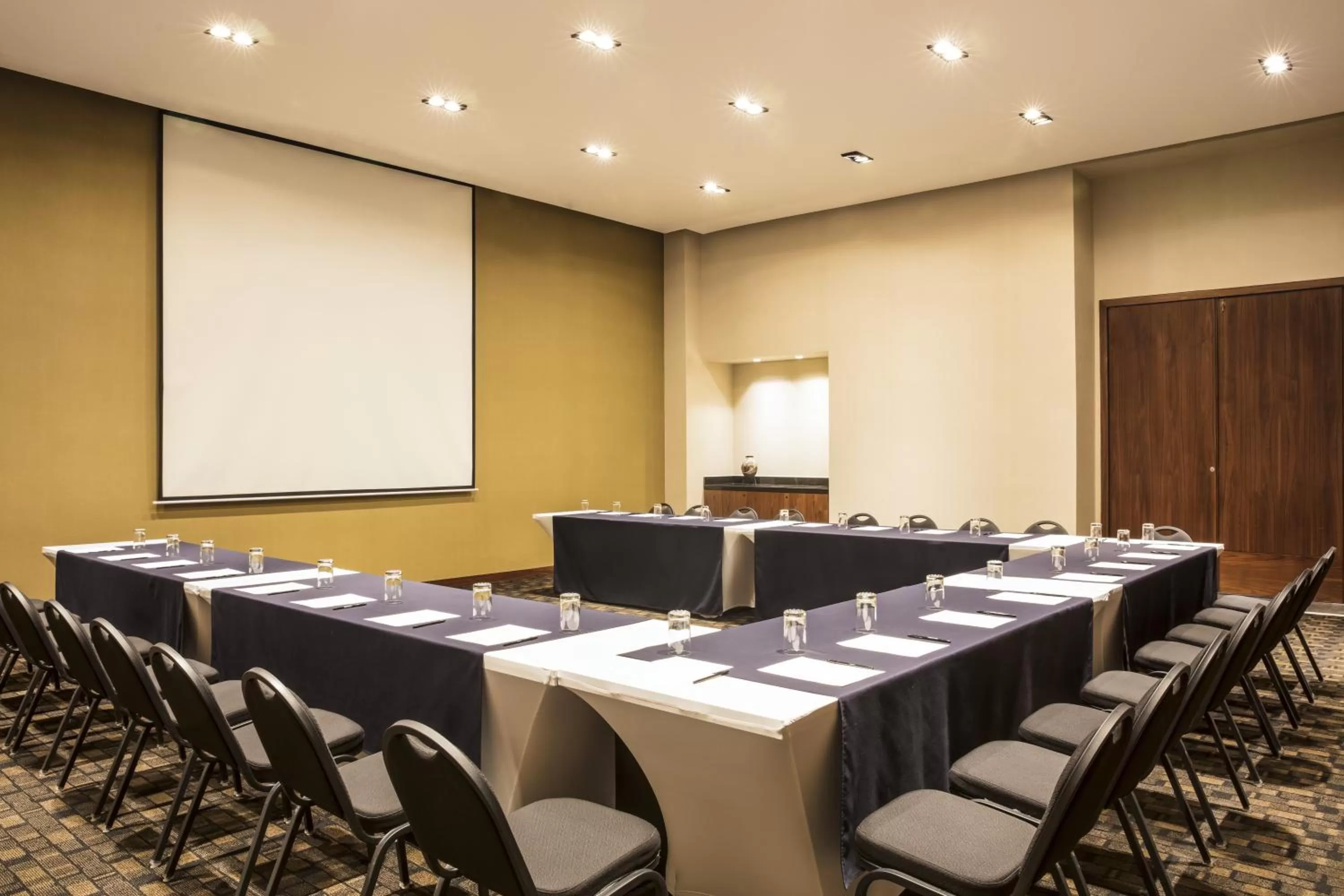 Lobby or reception in Fiesta Inn Chihuahua Fashion Mall