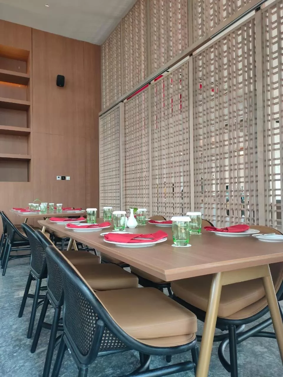 Restaurant/places to eat in Ra Suites Simatupang