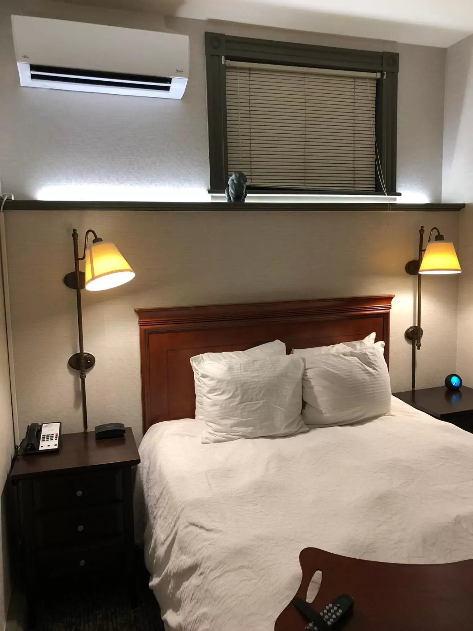 Budget Double Room - single occupancy in Chambery Inn Budget Double Room - single occupancy in Chambery Inn