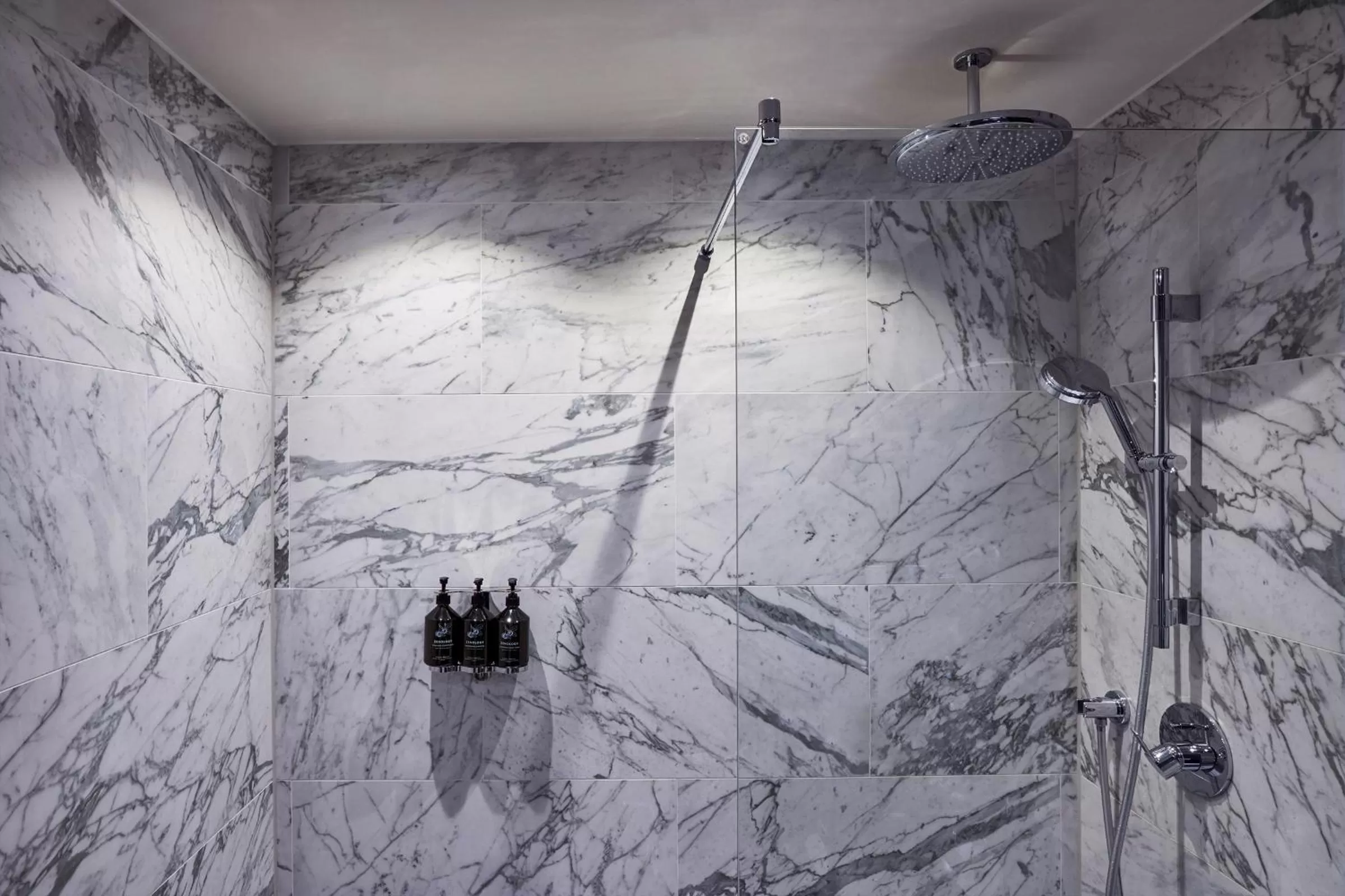 Shower in Park Centraal Amsterdam, part of Sircle Collection