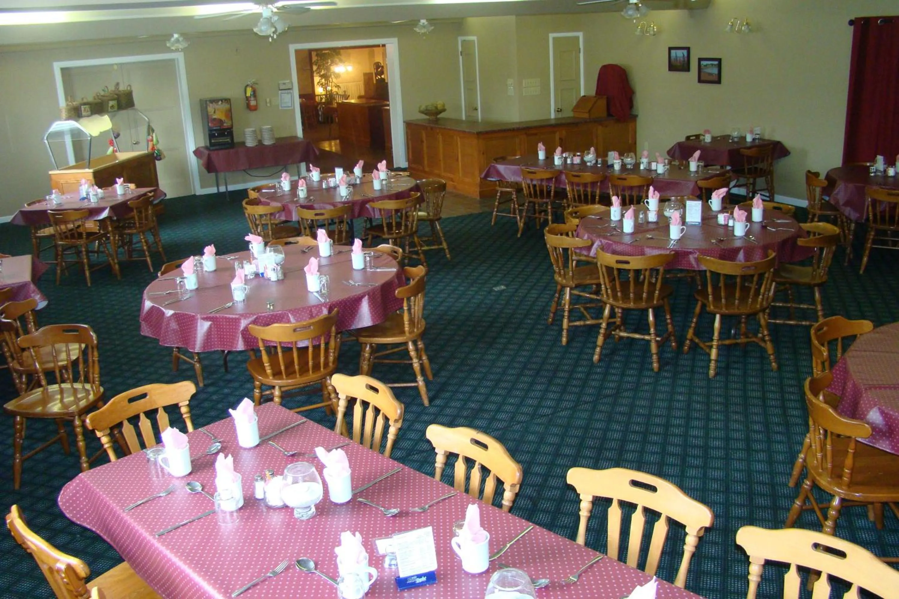 Restaurant/places to eat in Colonial Resort-1000Islands