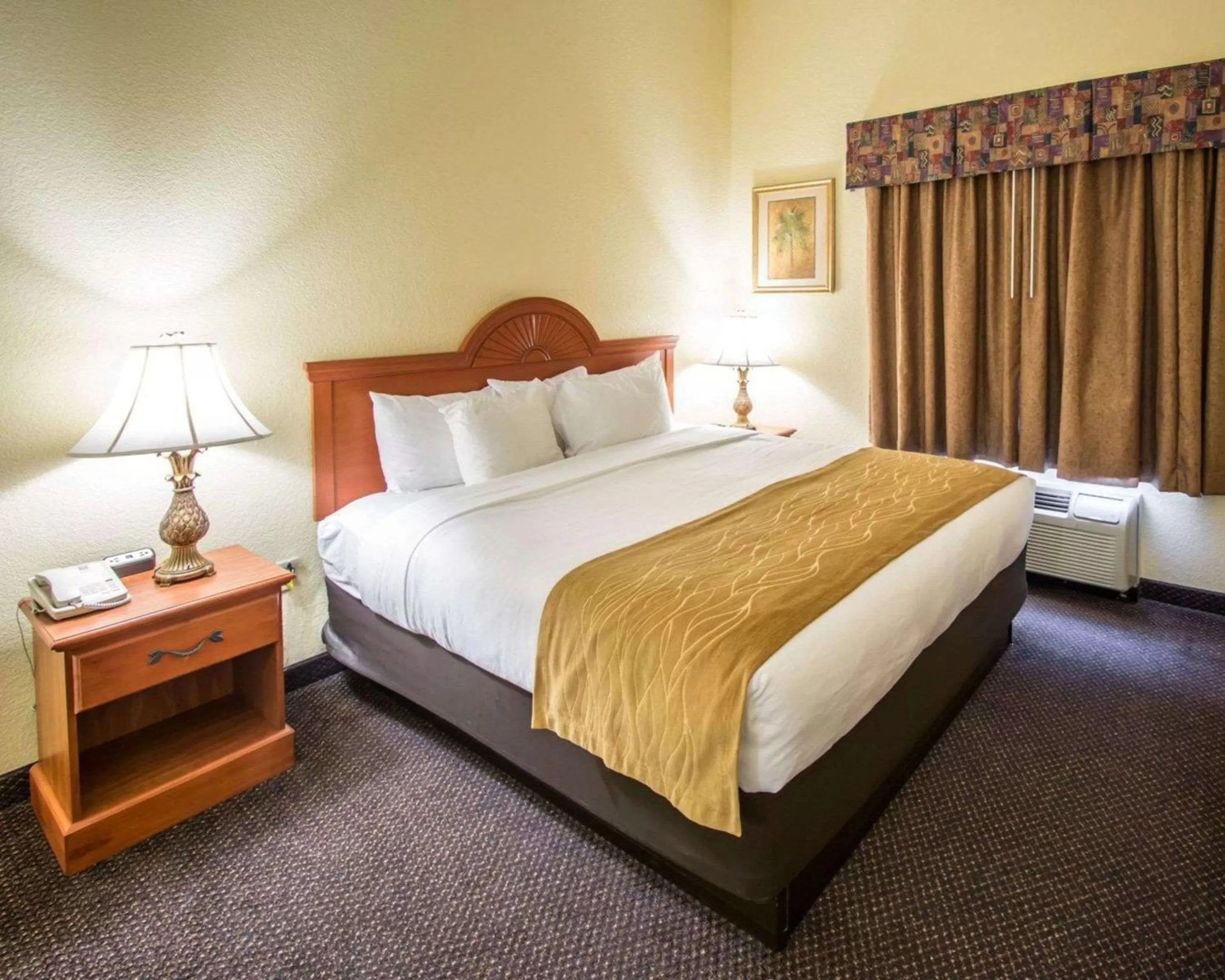 Photo of the whole room, Bed in Comfort Inn & Suites Jupiter I-95