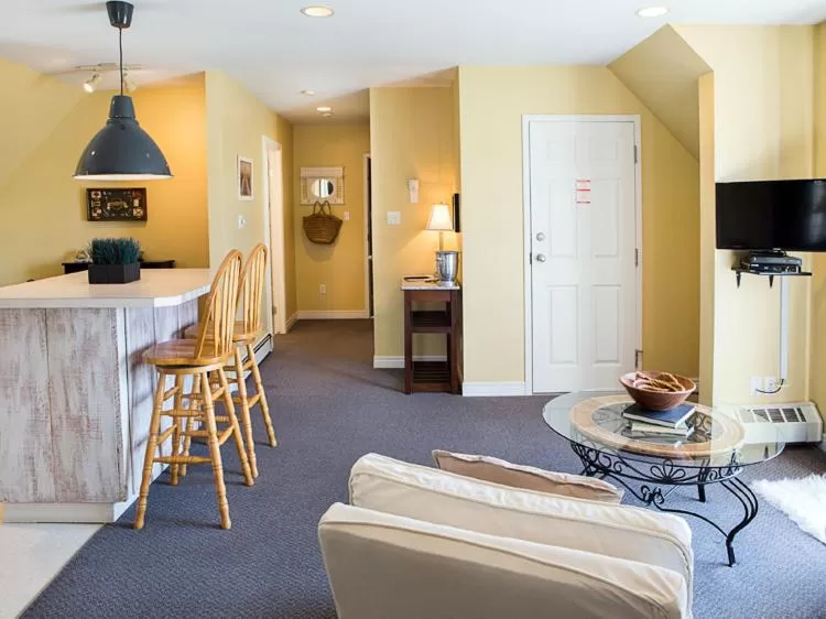 Shower in Inn on the Harbour and Telegraph House