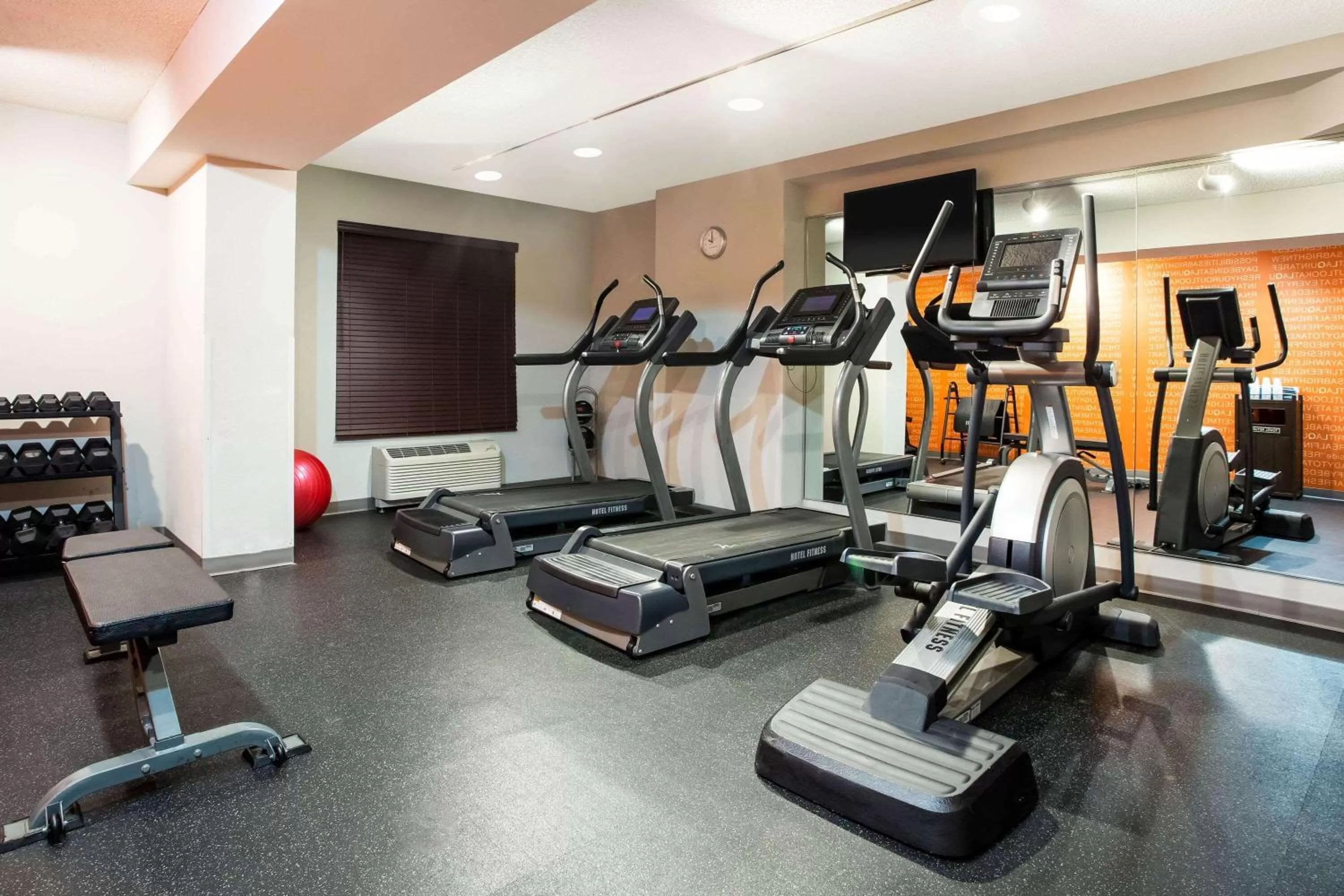 Fitness centre/facilities in La Quinta by Wyndham Lynchburg at Liberty Univ.