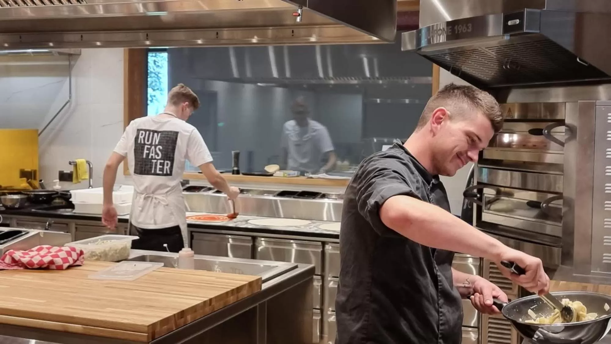 Restaurant/places to eat in Hotel Credé