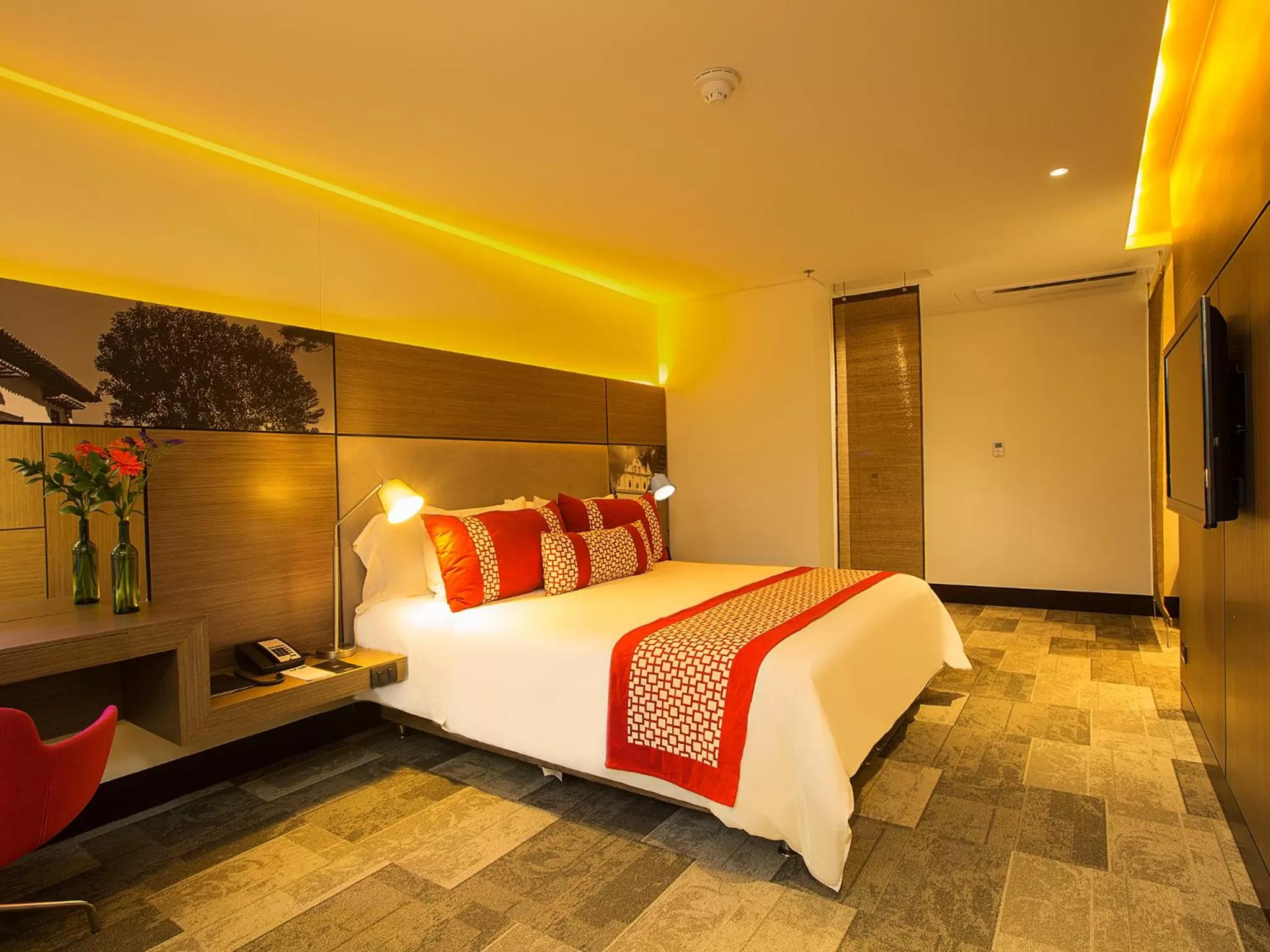 Photo of the whole room, Bed in EK Hotel By Preferred Hotels Group