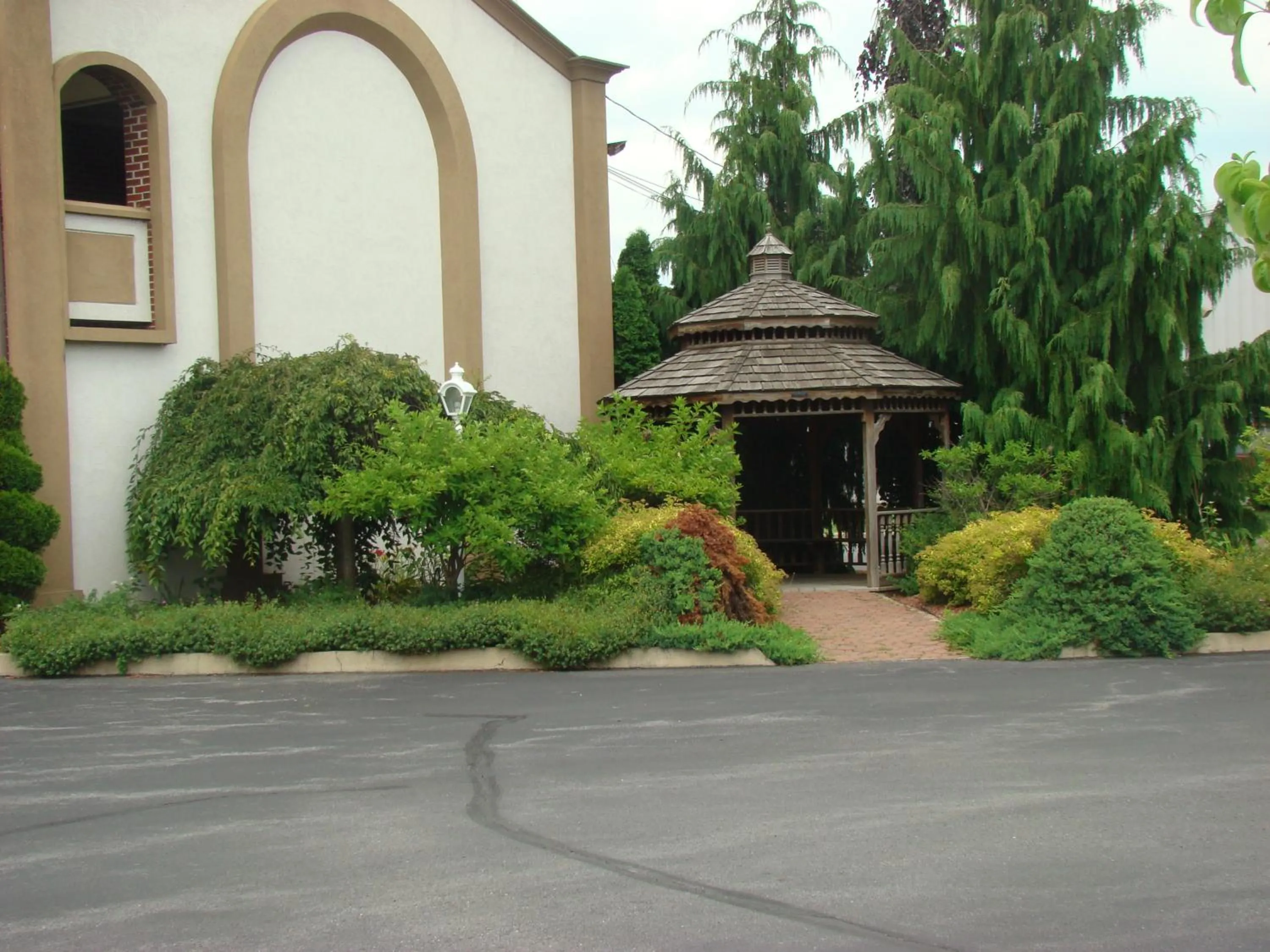 Garden in Aderi Hotel Lewisburg