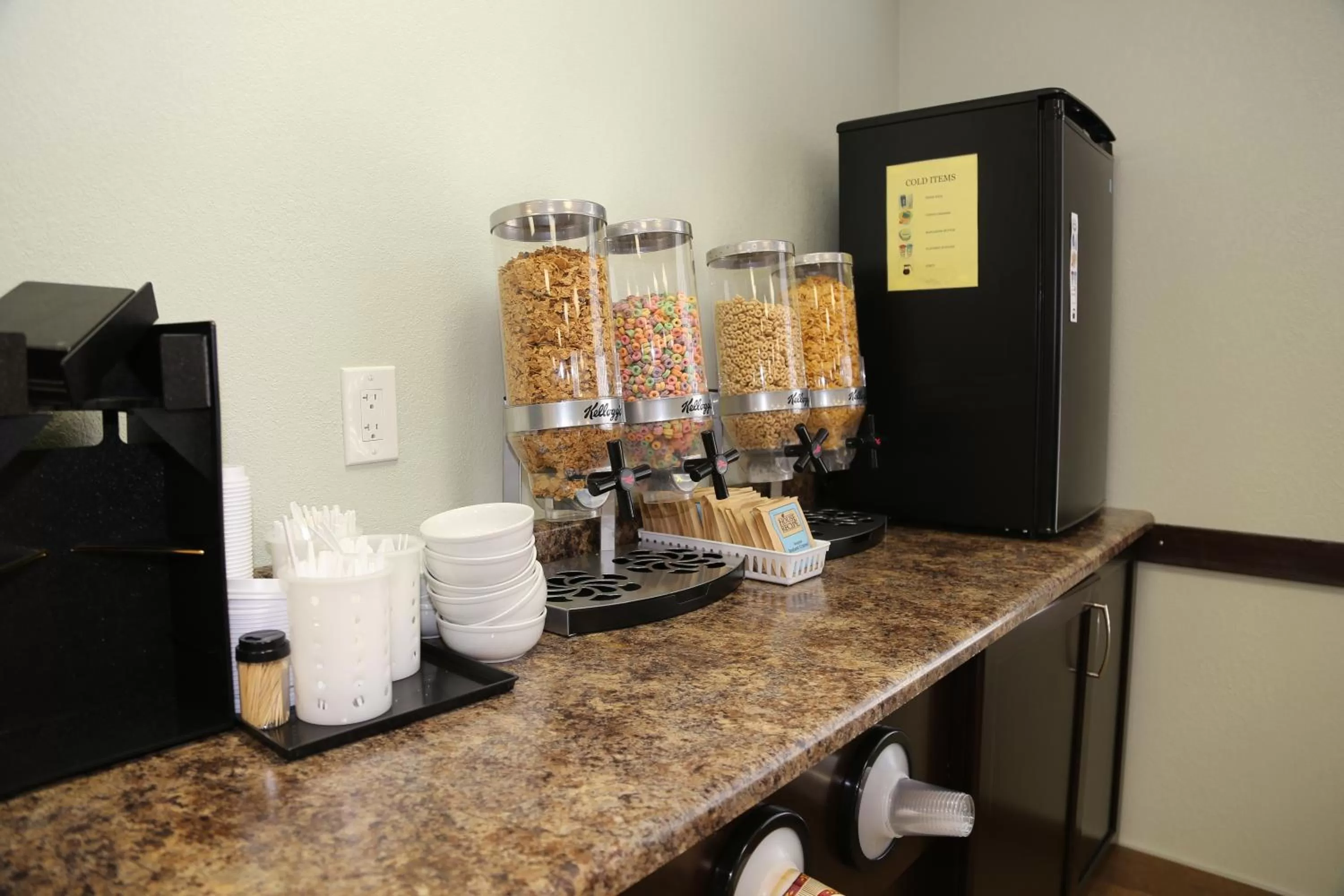 Continental breakfast in Prairie Moon Inn & Suites Unity