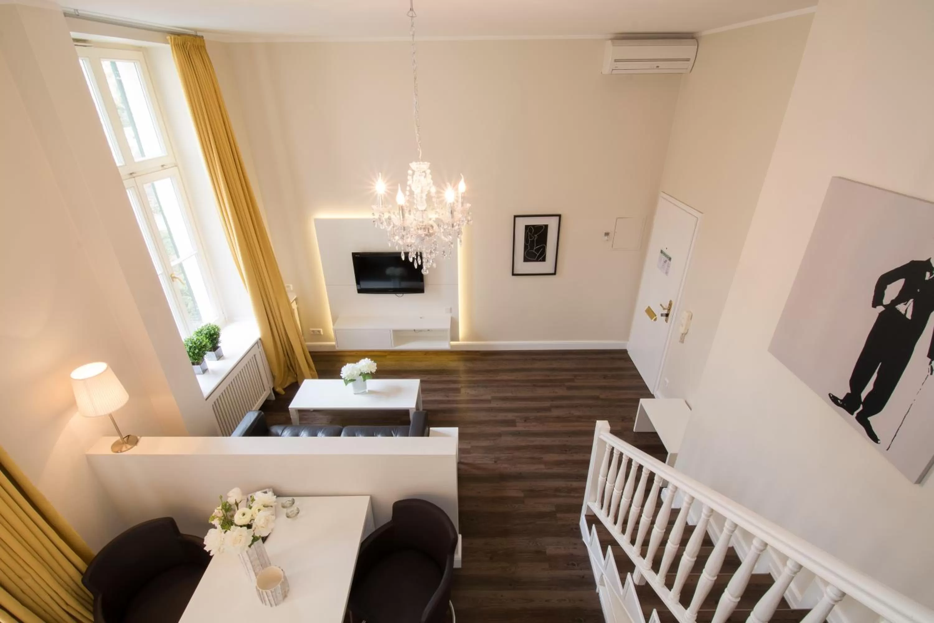 Photo of the whole room in Carlstadt Suites Düsseldorf