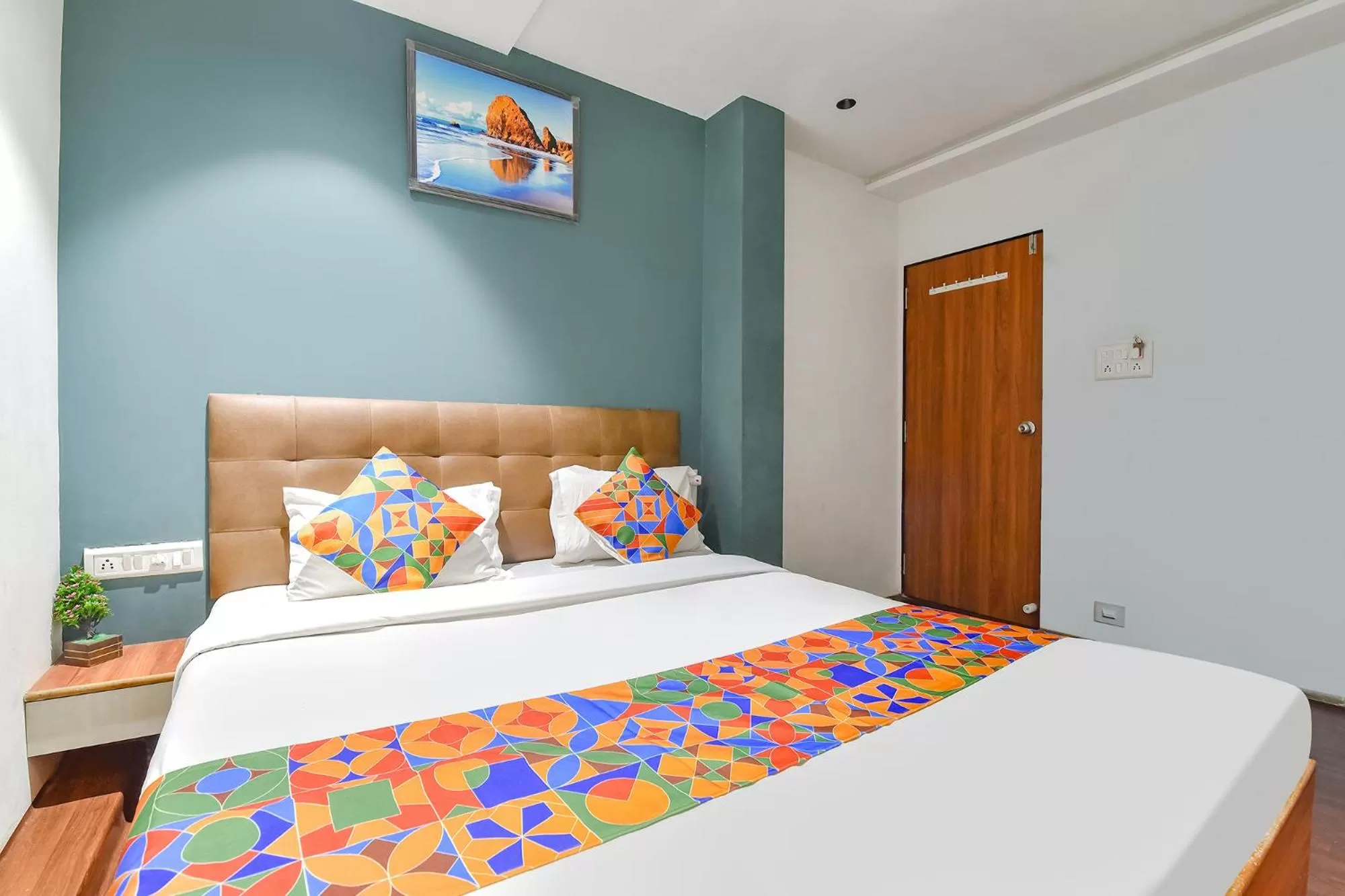 Bed in FabHotel Nidhivan, Udhna Junction