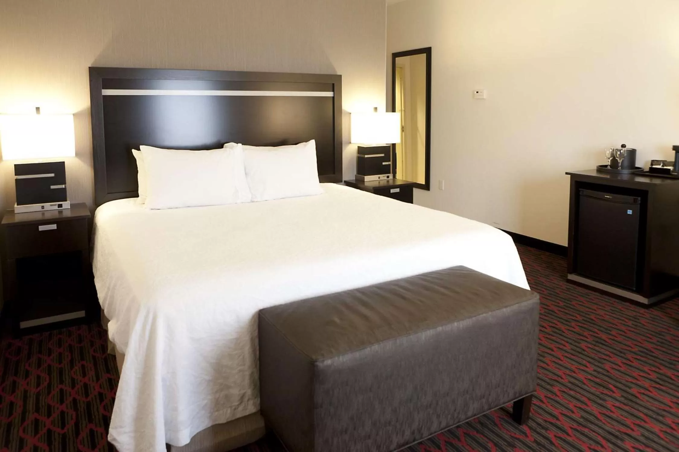 Bed in Hampton Inn & Suites by Hilton Lethbridge