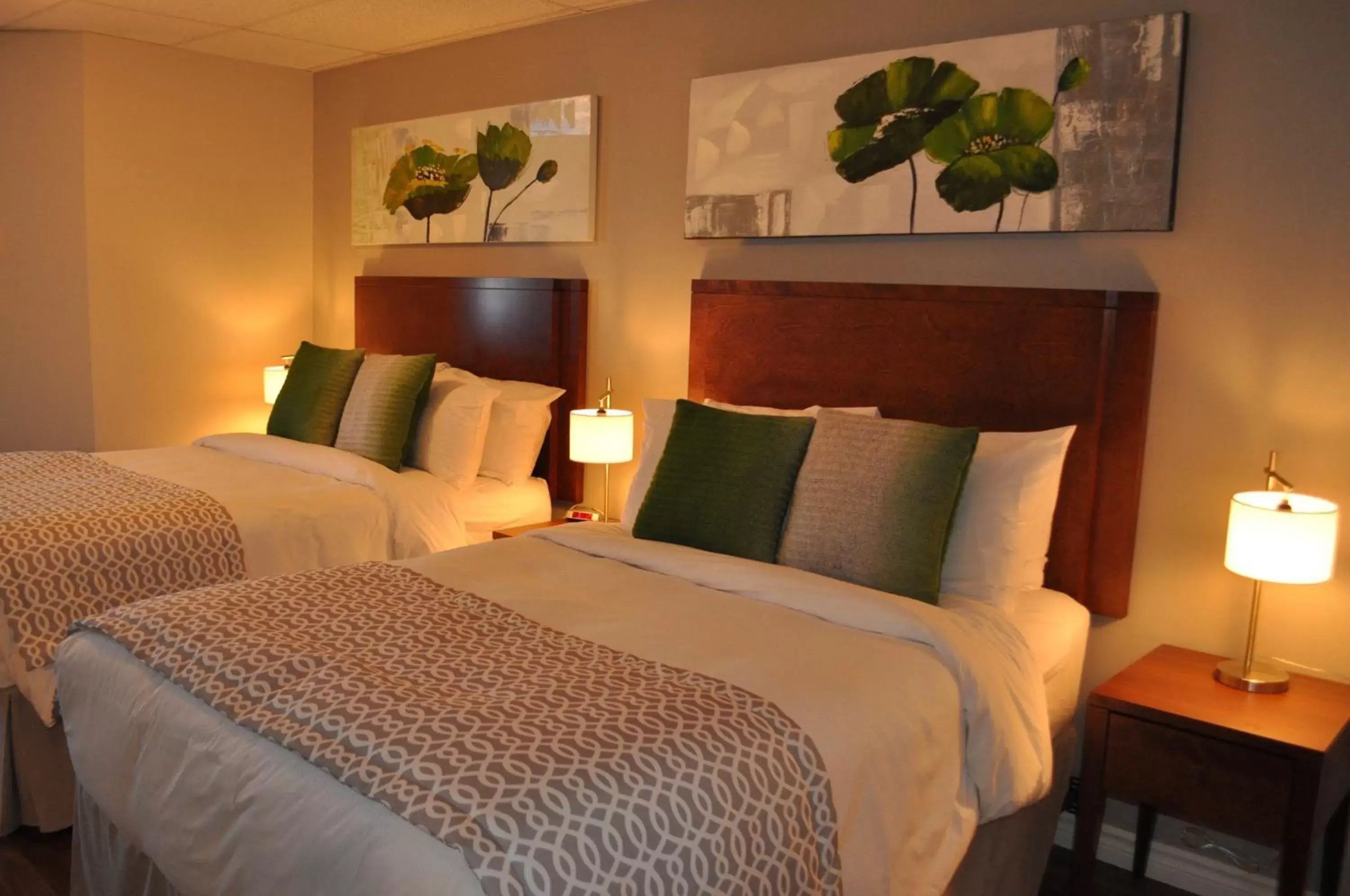 Double Room with Two Double Beds in Auberge Du Marchand Double Room with Two Double Beds in Auberge Du Marchand