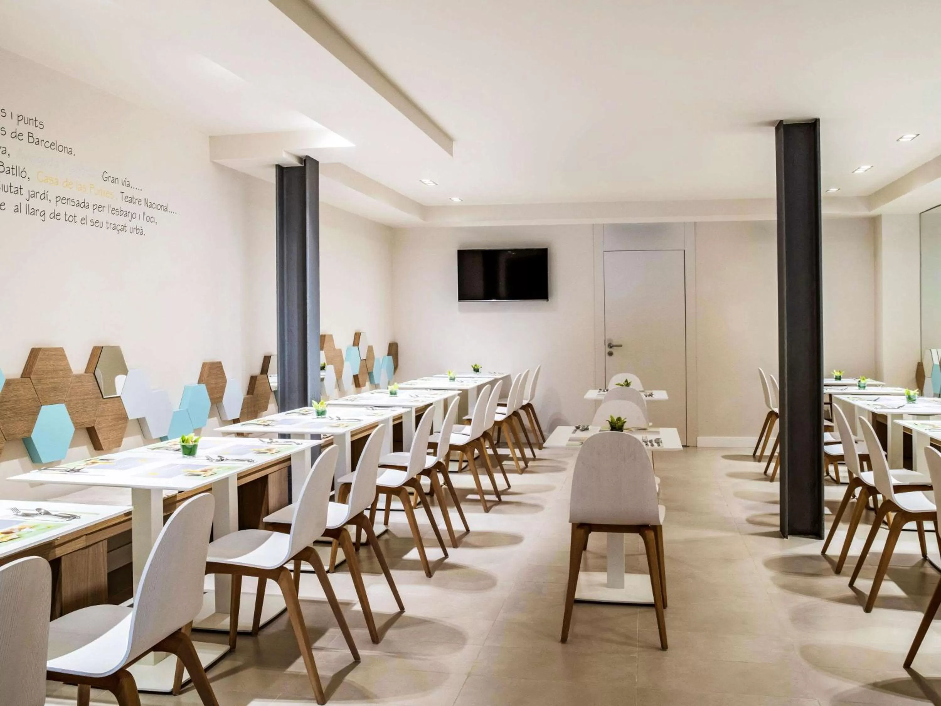 Restaurant/places to eat in ibis Styles Barcelona Centre