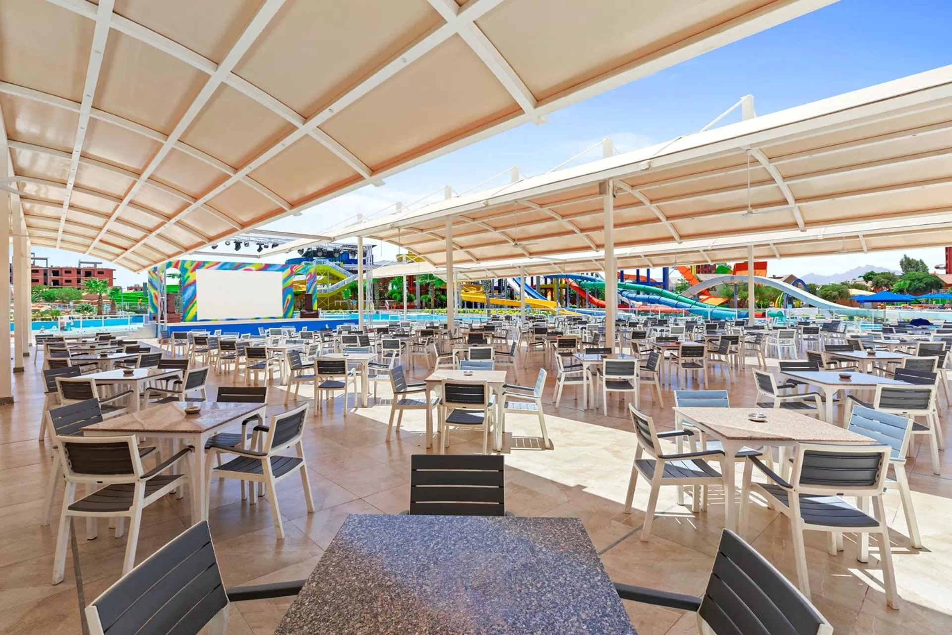 Lounge or bar in Pickalbatros Jungle Aqua Park - Neverland Hurghada