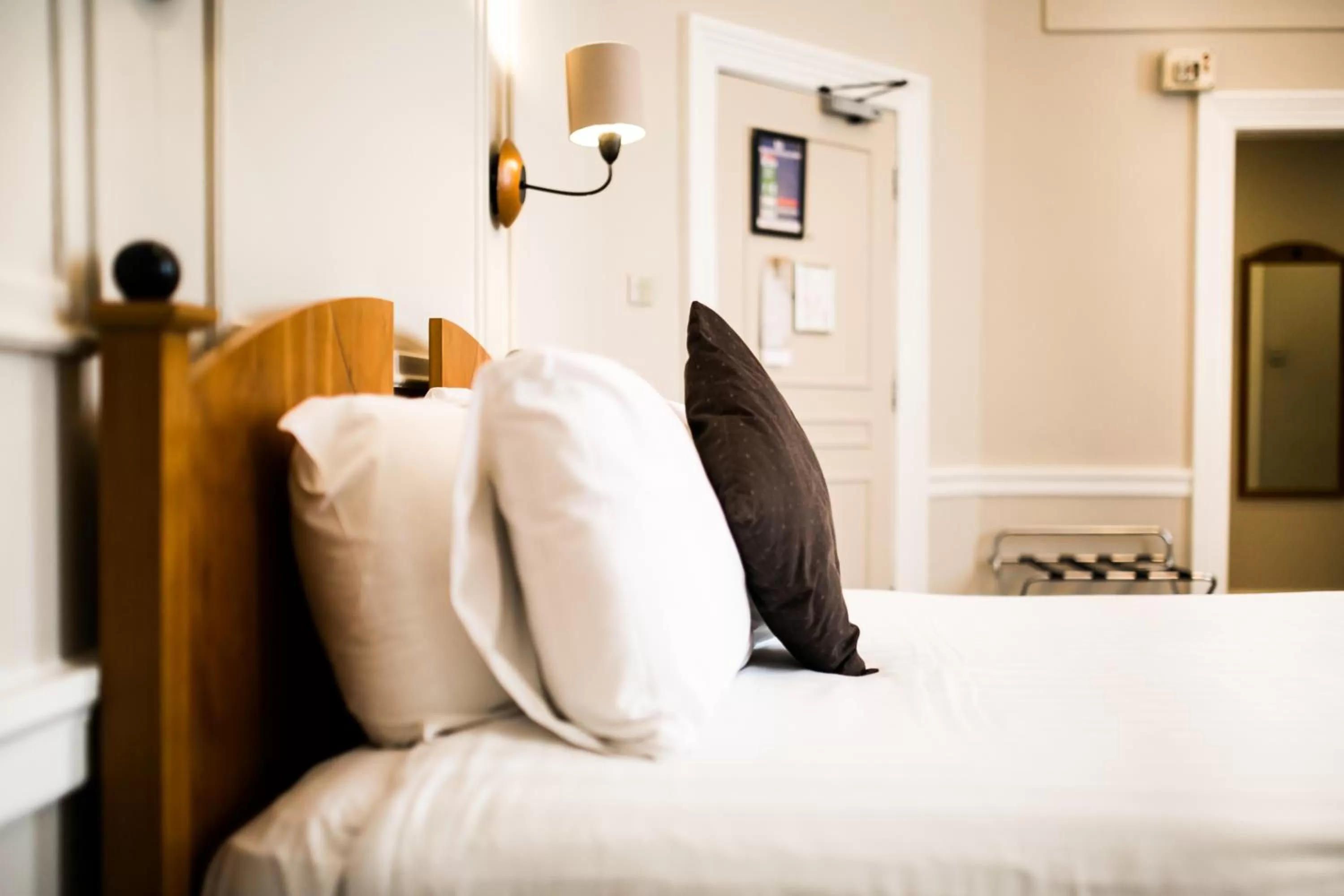 Bedroom, Bed in The Angel Hotel