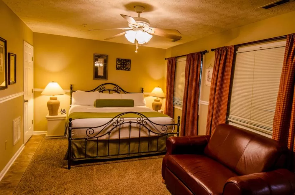 Bed in Asheville Cabins of Willow Winds