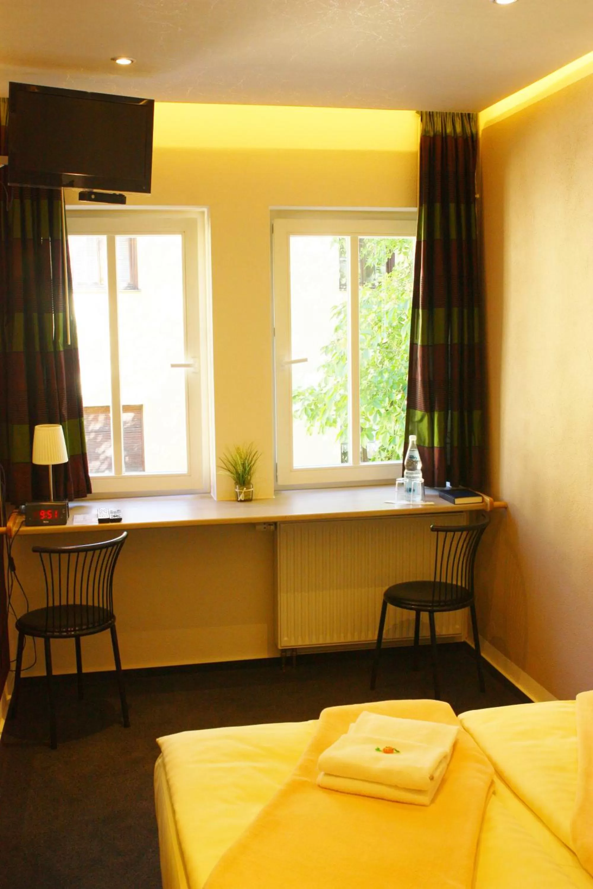 Photo of the whole room, Bed in Hotel am Schloss