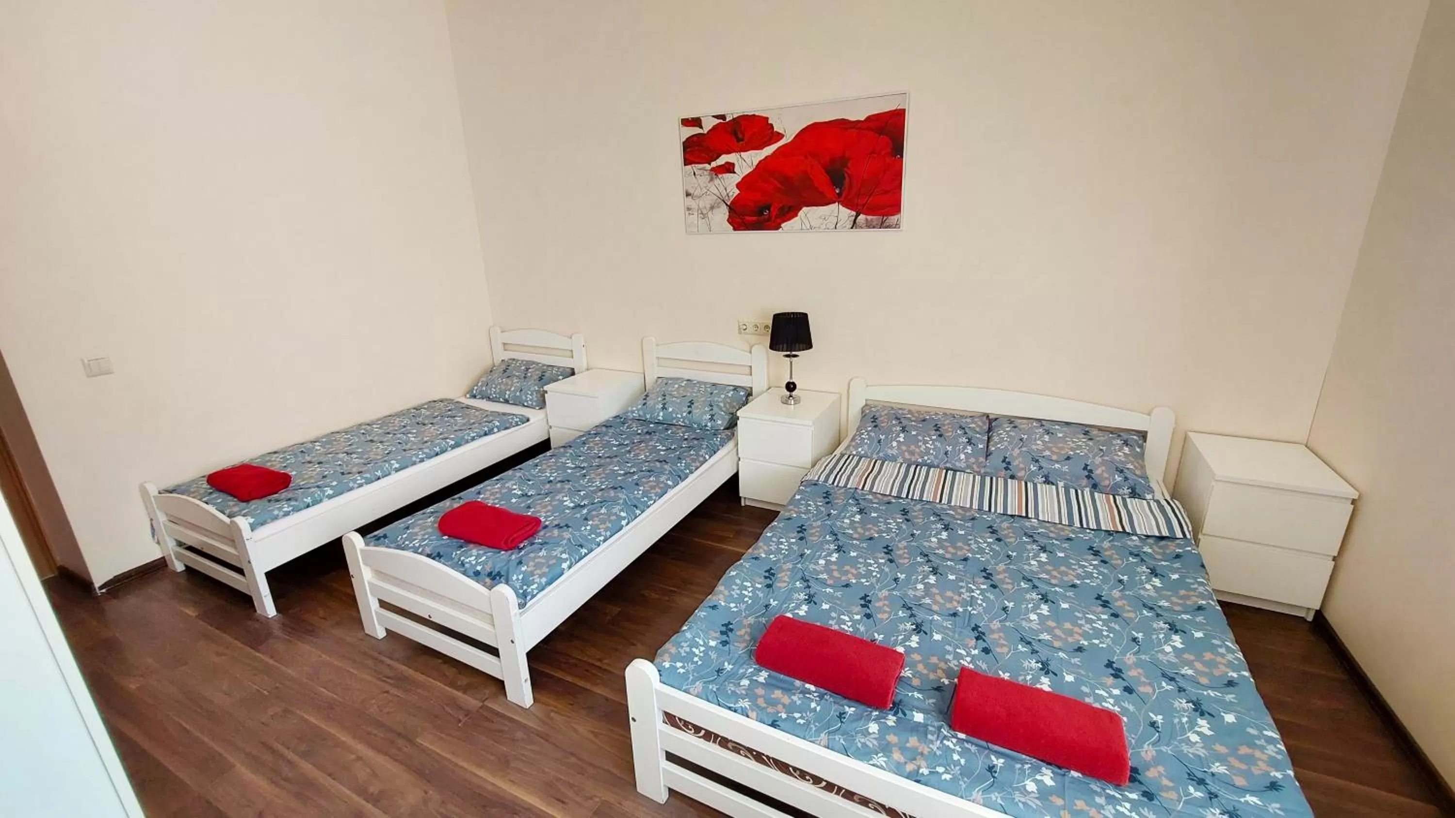 Photo of the whole room, Bed in Happy Hotel