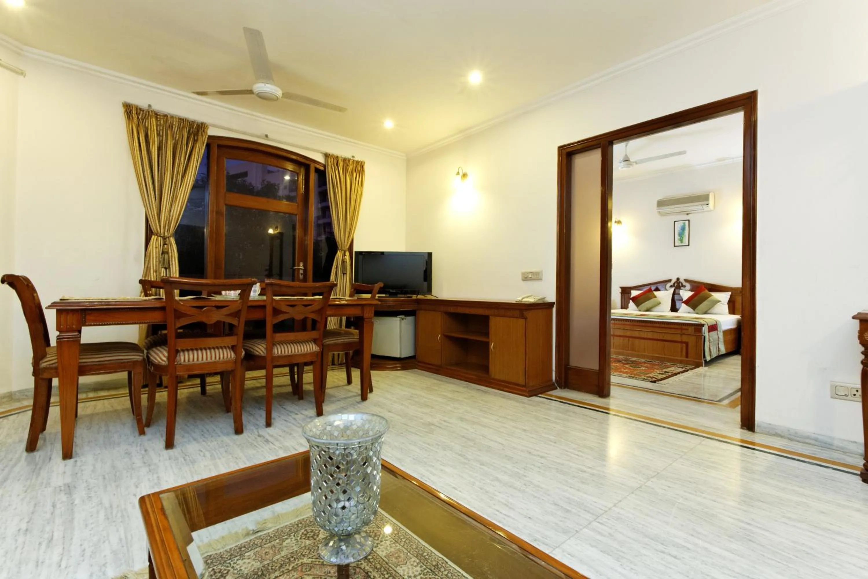Dining area in Silver Oak