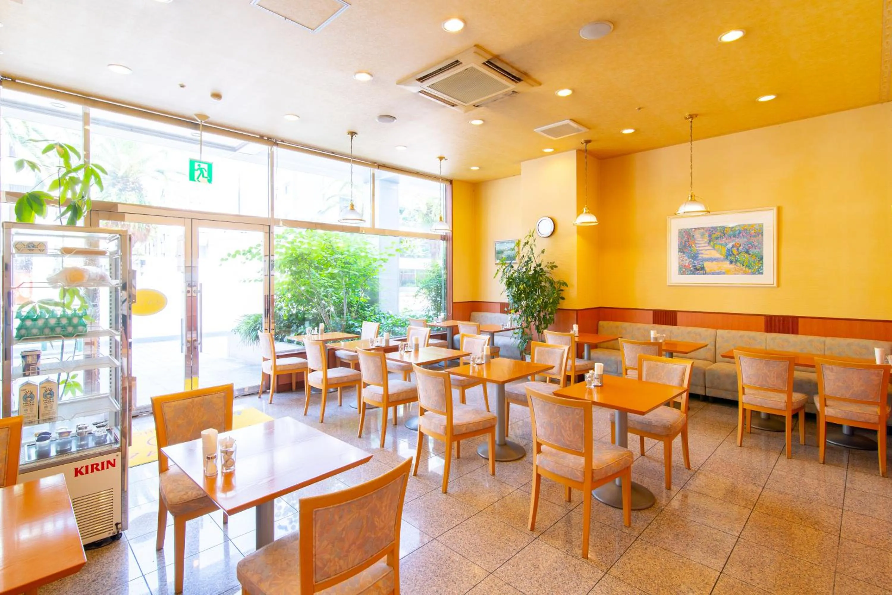 Restaurant/places to eat in Bright Park Hotel