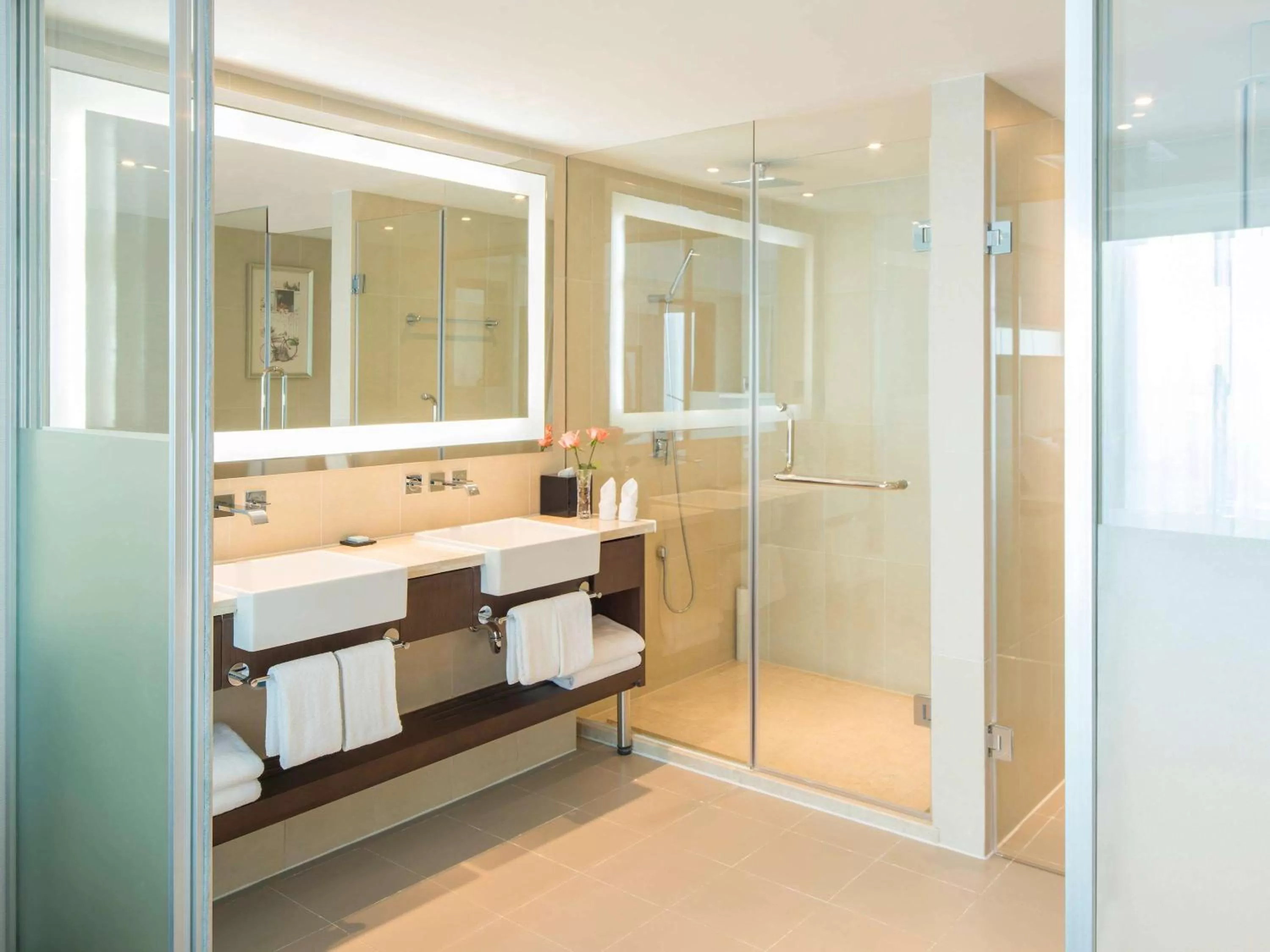 Photo of the whole room in Novotel Nanjing Central