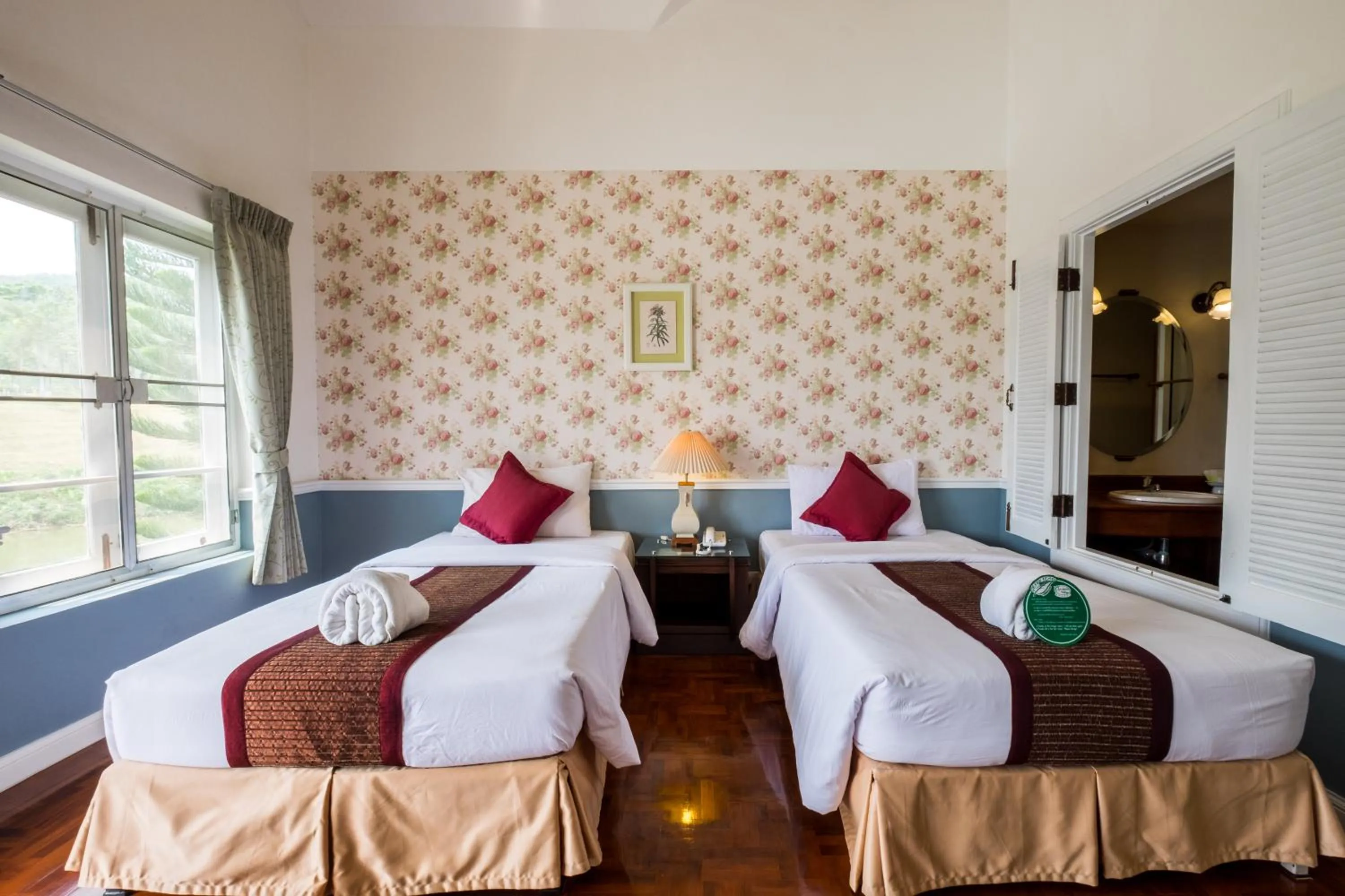 Decorative detail, Bed in Brookside Valley Resort