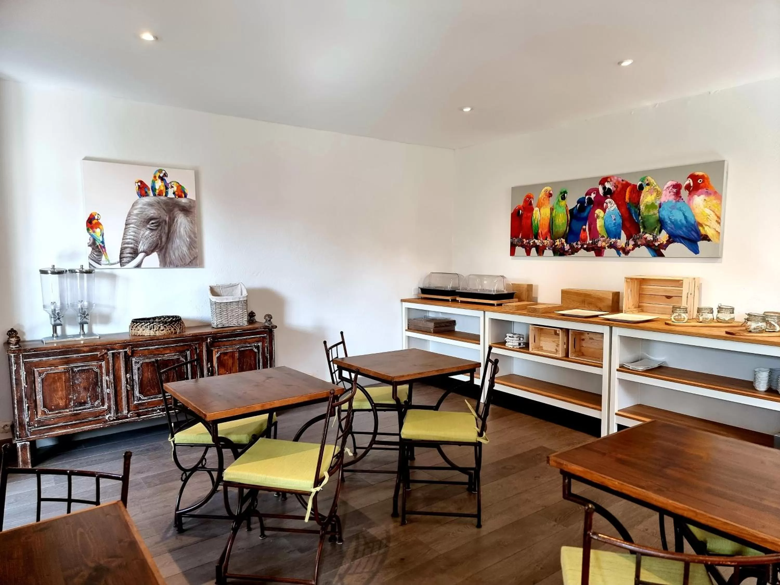 Breakfast, Restaurant/Places to Eat in Castillon Des Baux