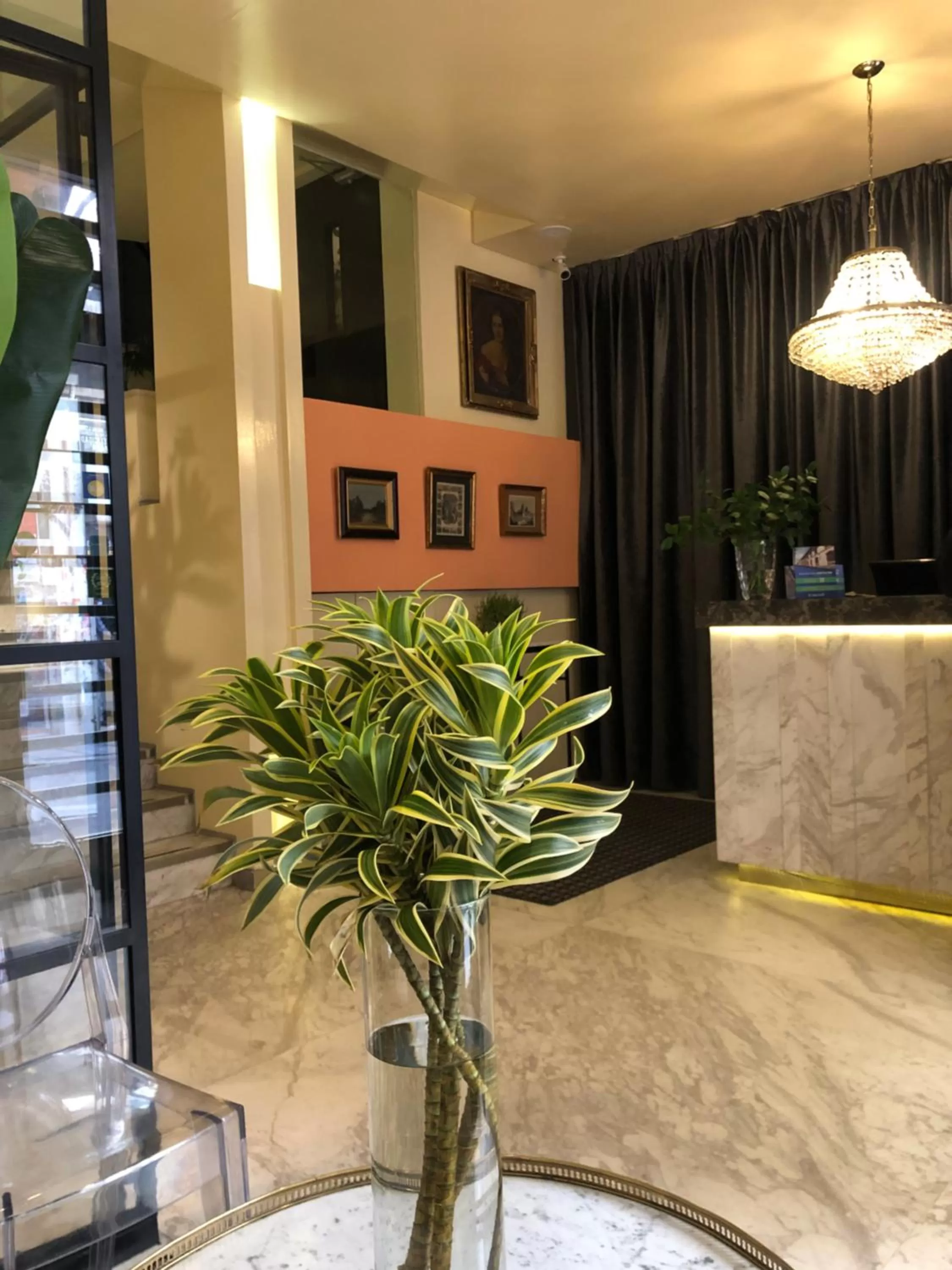 Property building in Hotel Regina