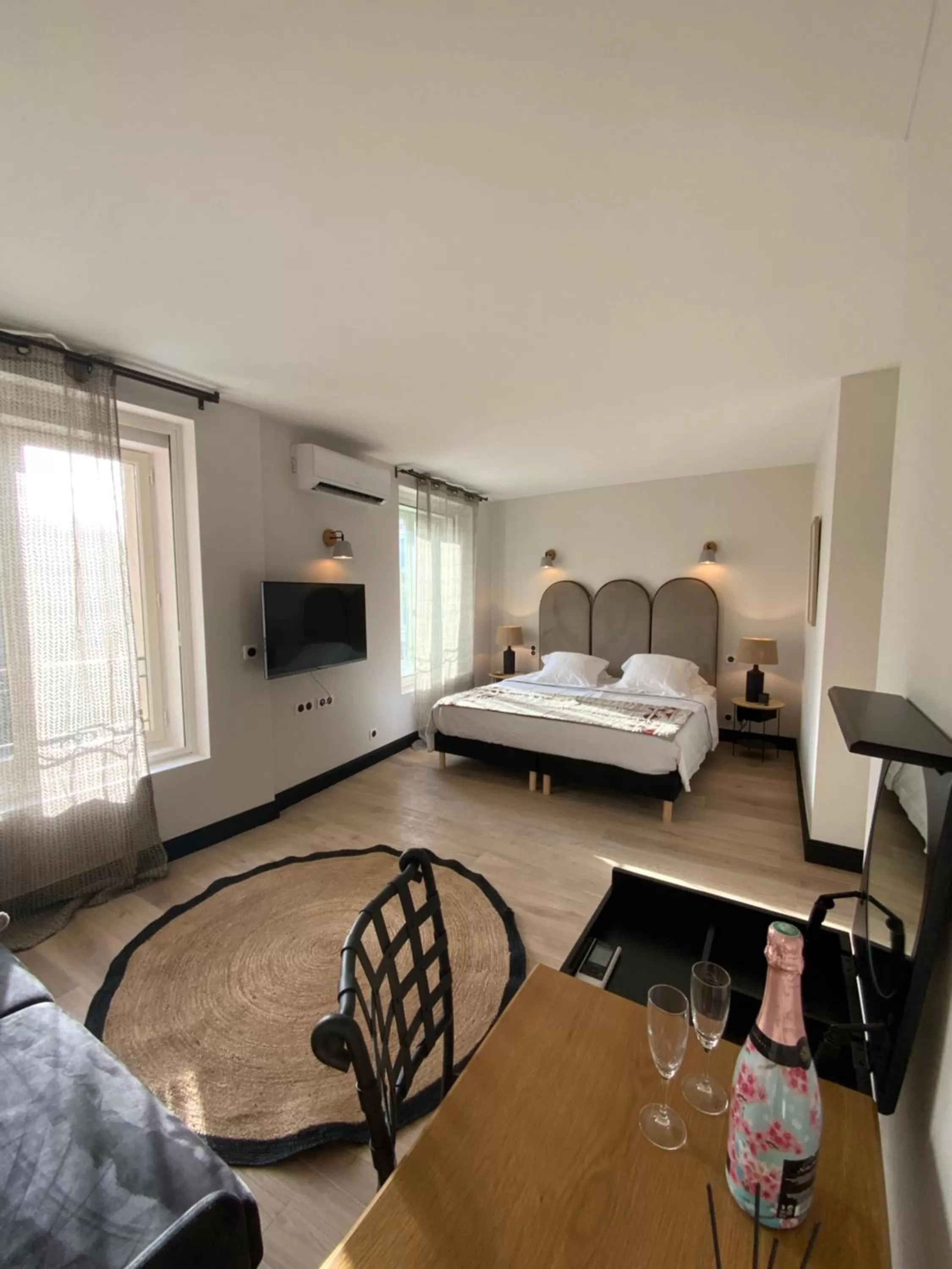 Bed in Hôtel l'Arena