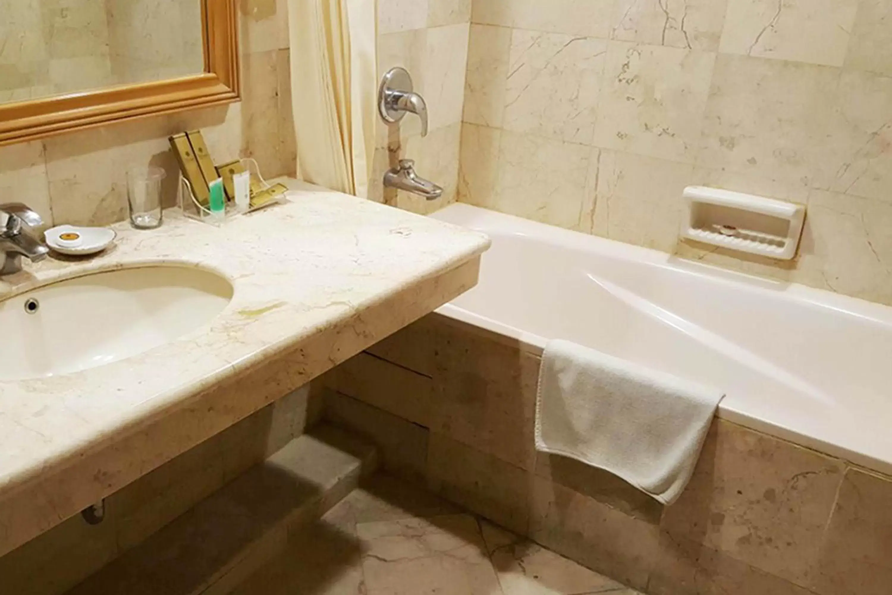 Junior Suite in Tunjungan Hotel Junior Suite in Tunjungan Hotel