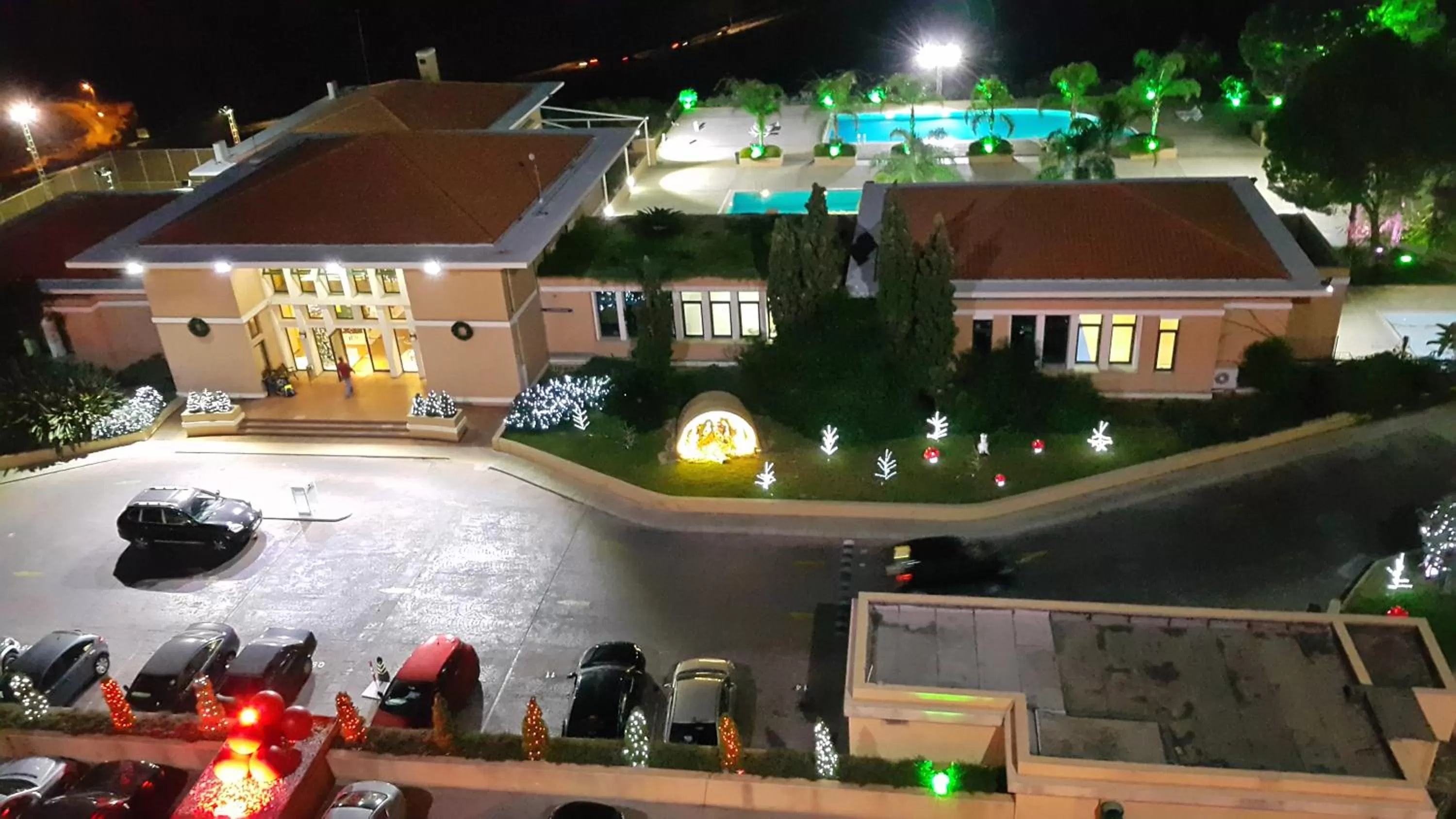 Facade/entrance in Country Lodge Hotel & Resort Beirut