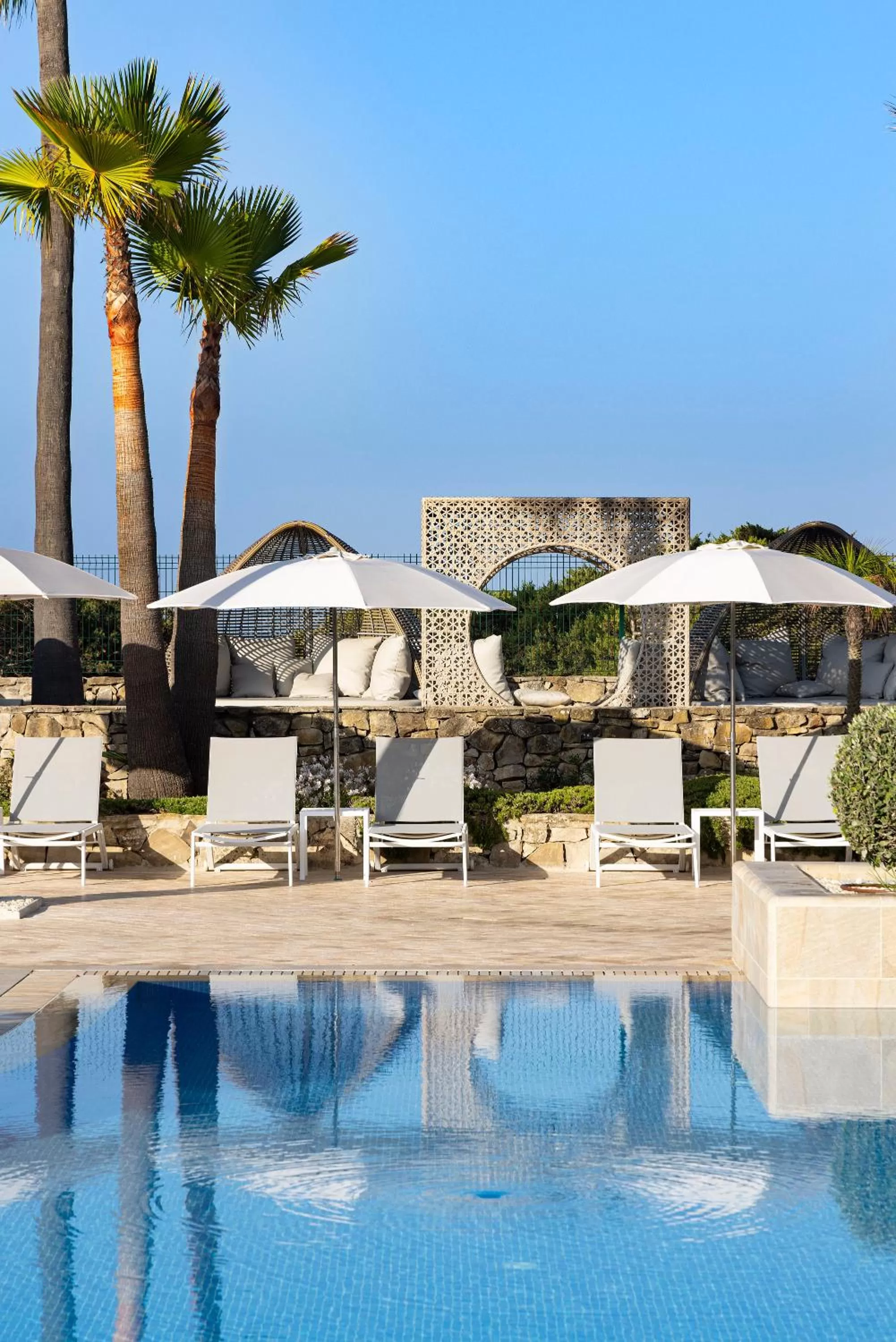 Swimming pool in Hipotels Barrosa Palace & Spa